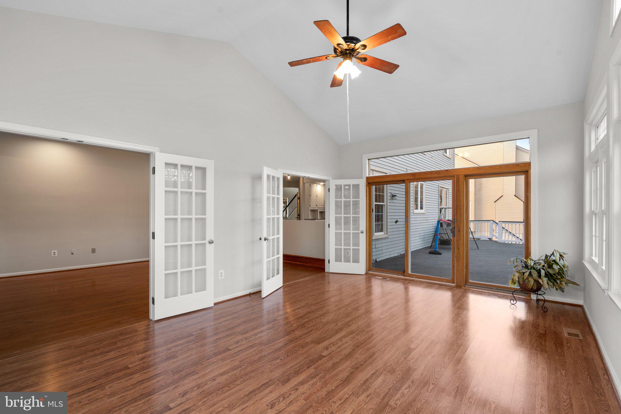 COLLEGE HILLS - Residential