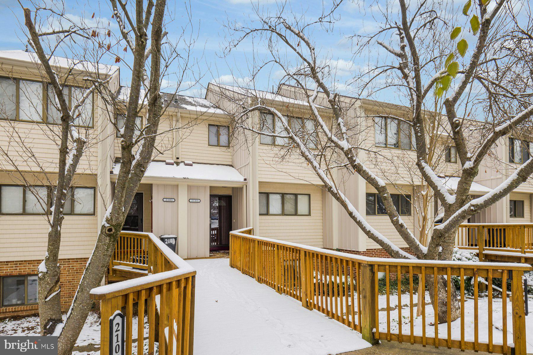 2105 OLD LANDING WAY