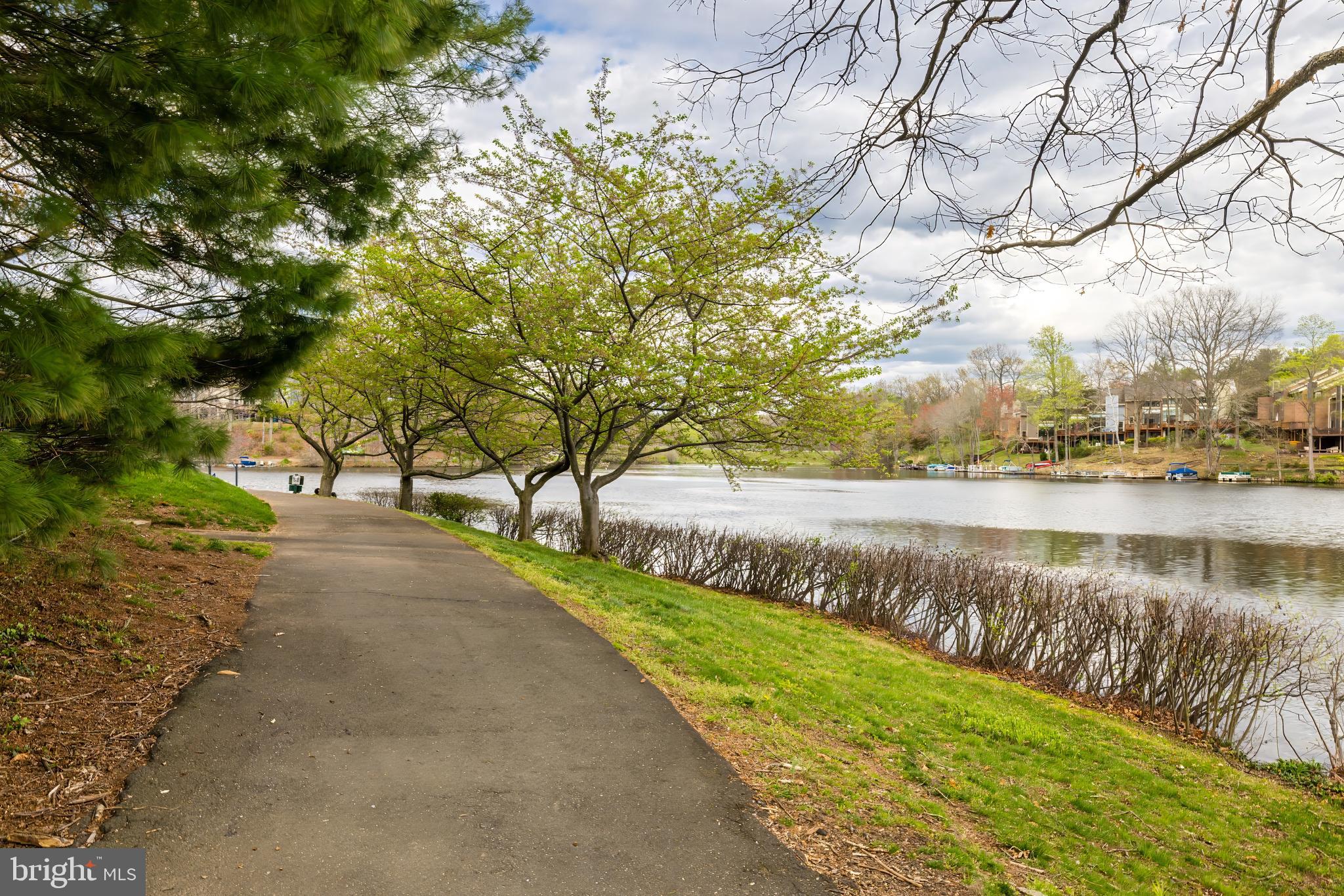 RESTON - Residential