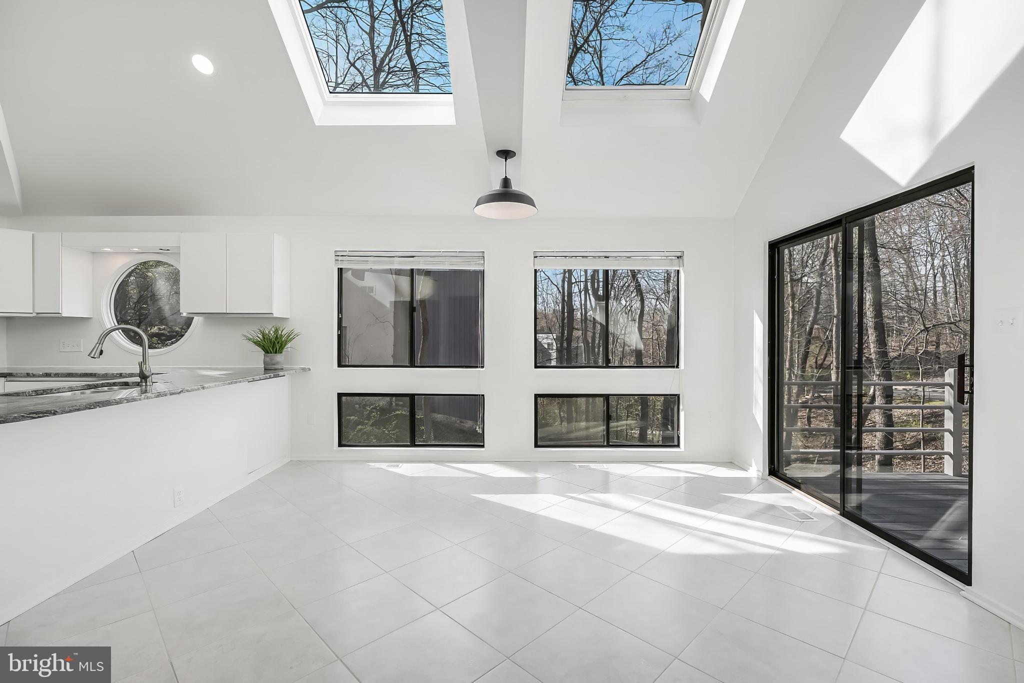 RESTON - Residential