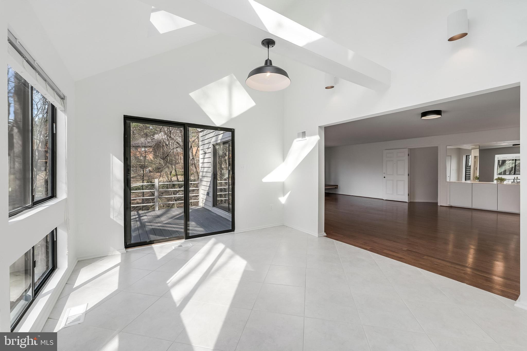 RESTON - Residential