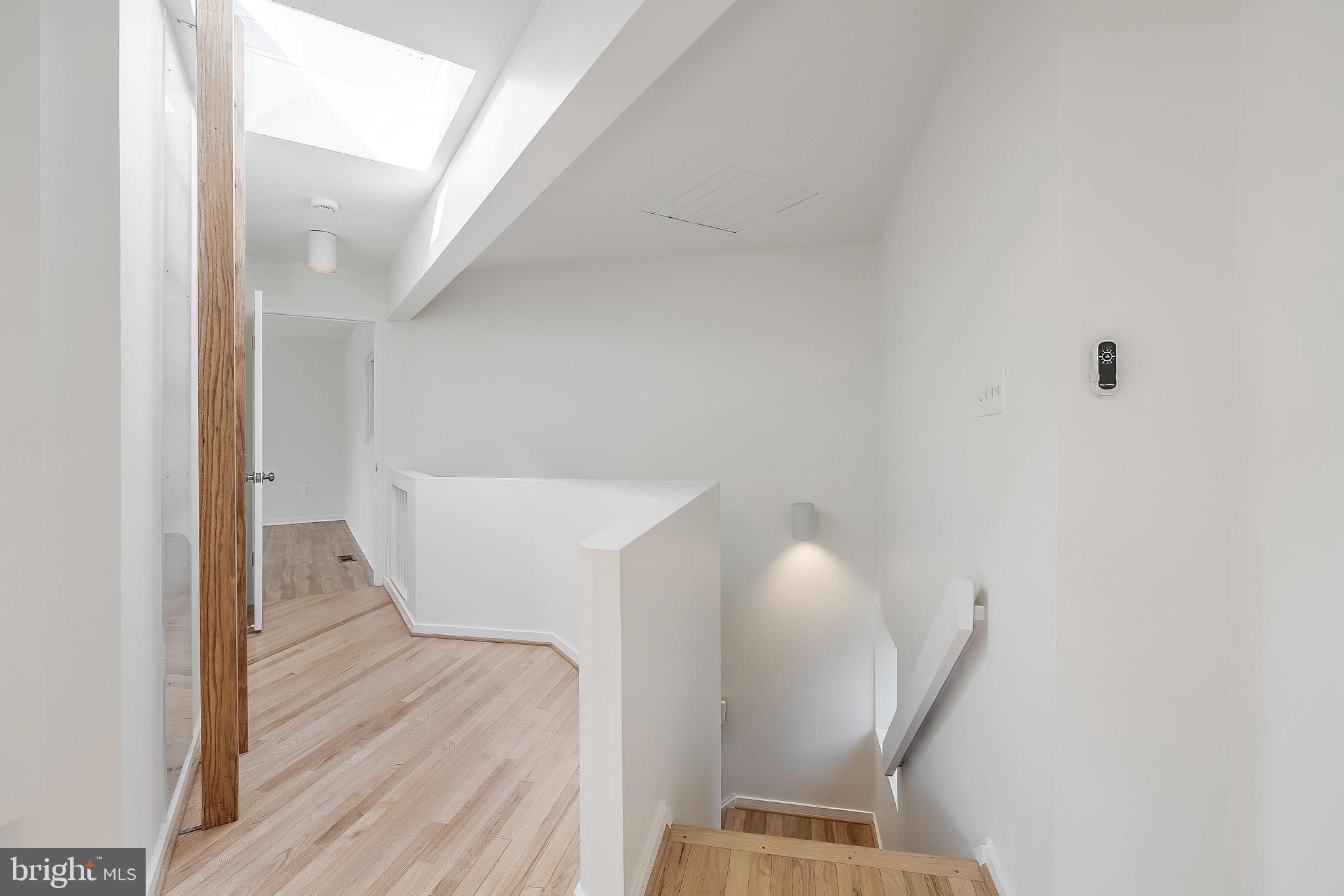 RESTON - Residential