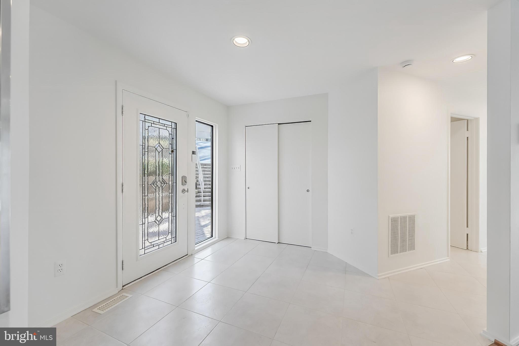 RESTON - Residential