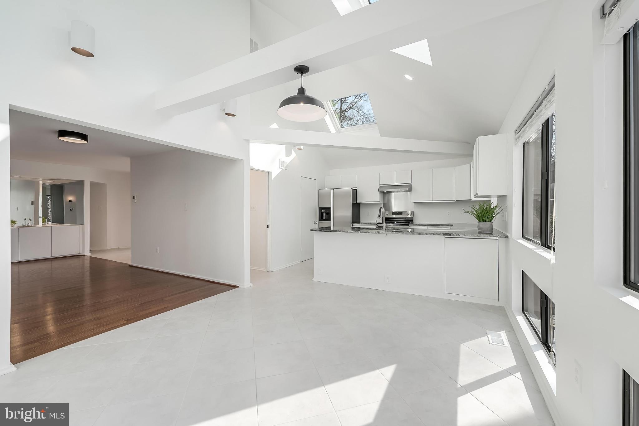 RESTON - Residential