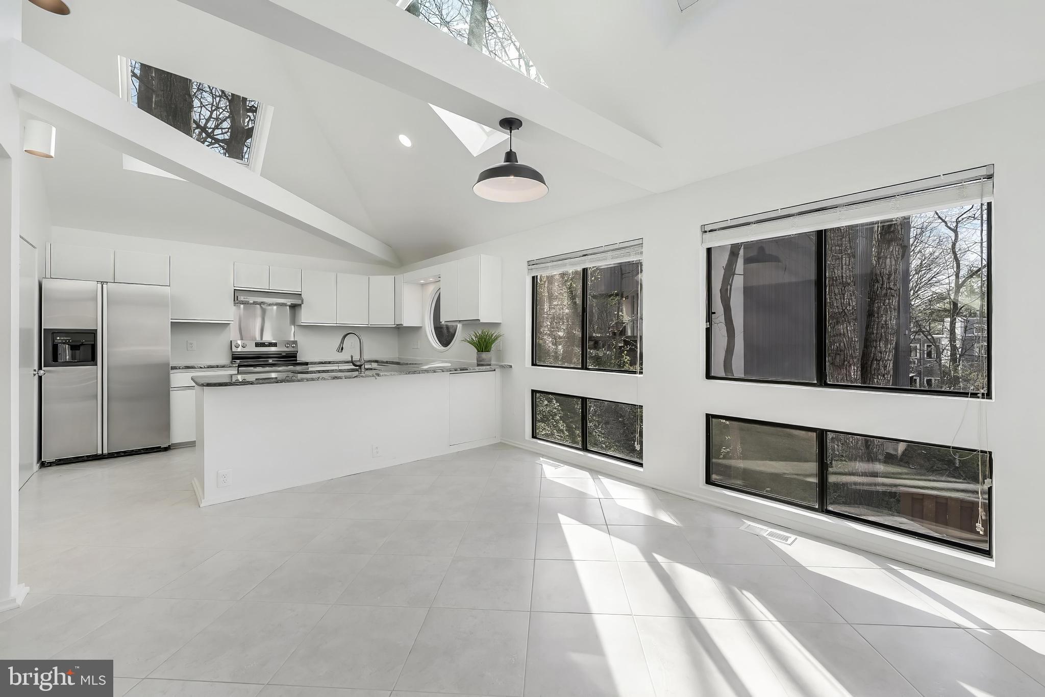 RESTON - Residential