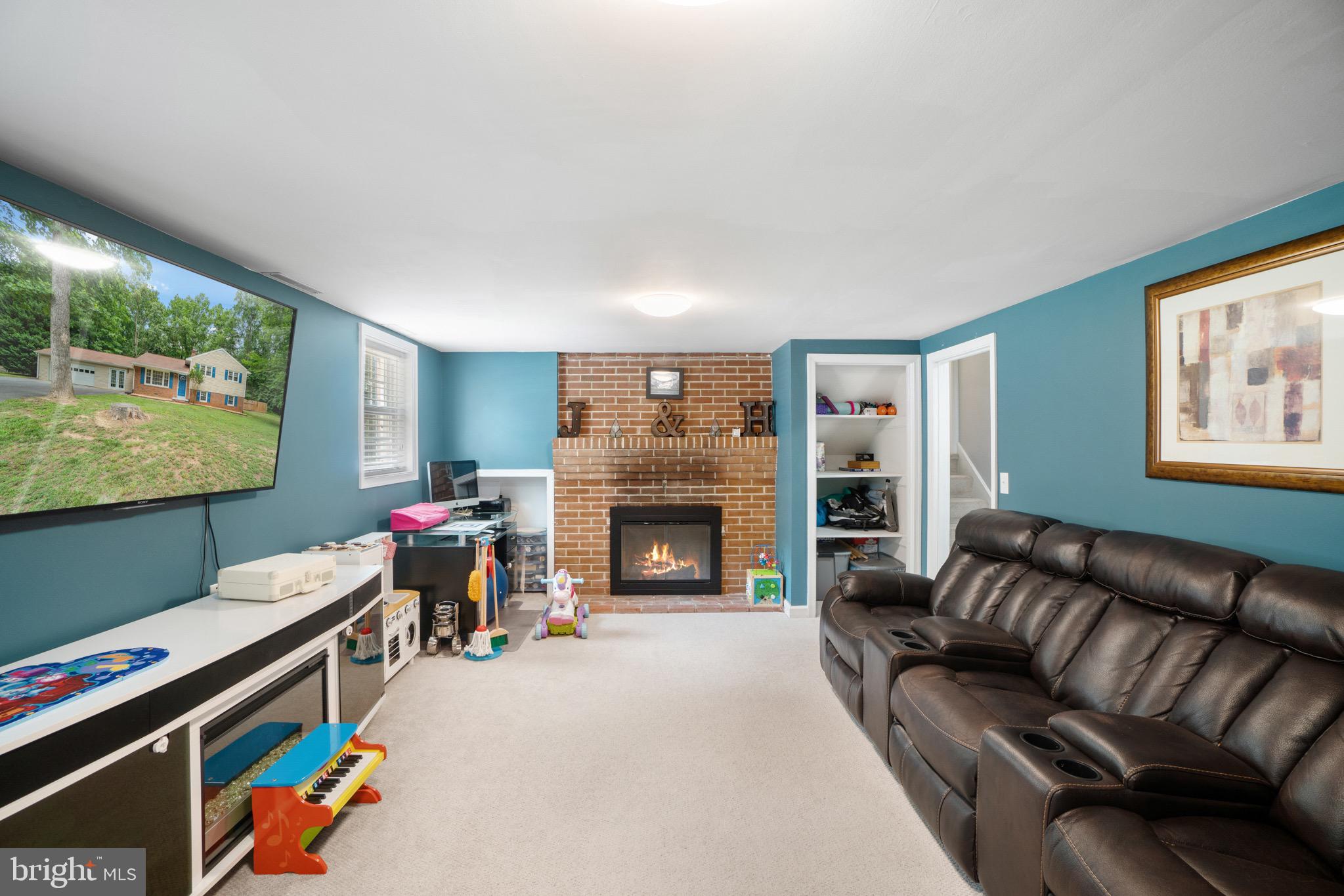 HILLCREST TERRACE - Residential