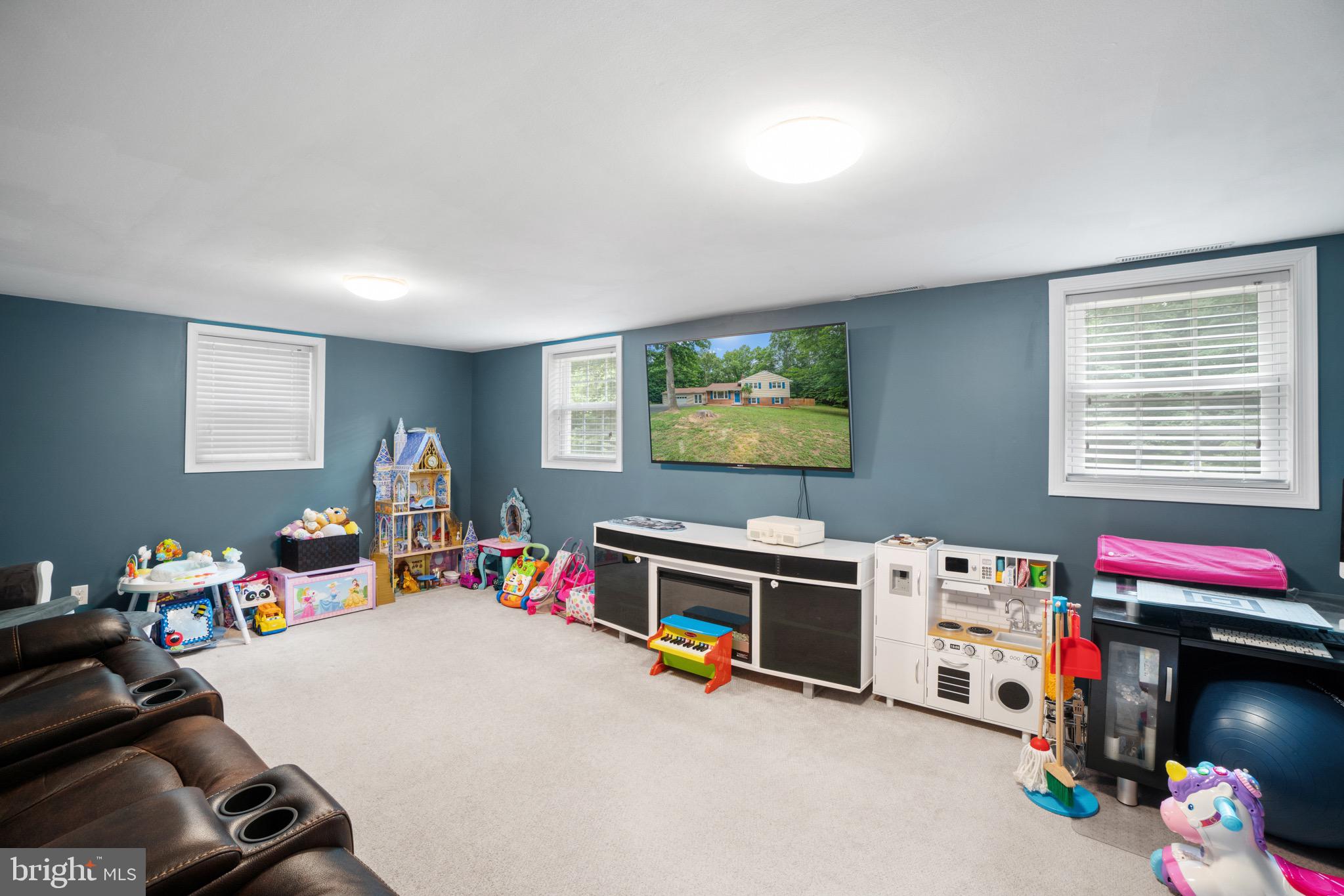 HILLCREST TERRACE - Residential