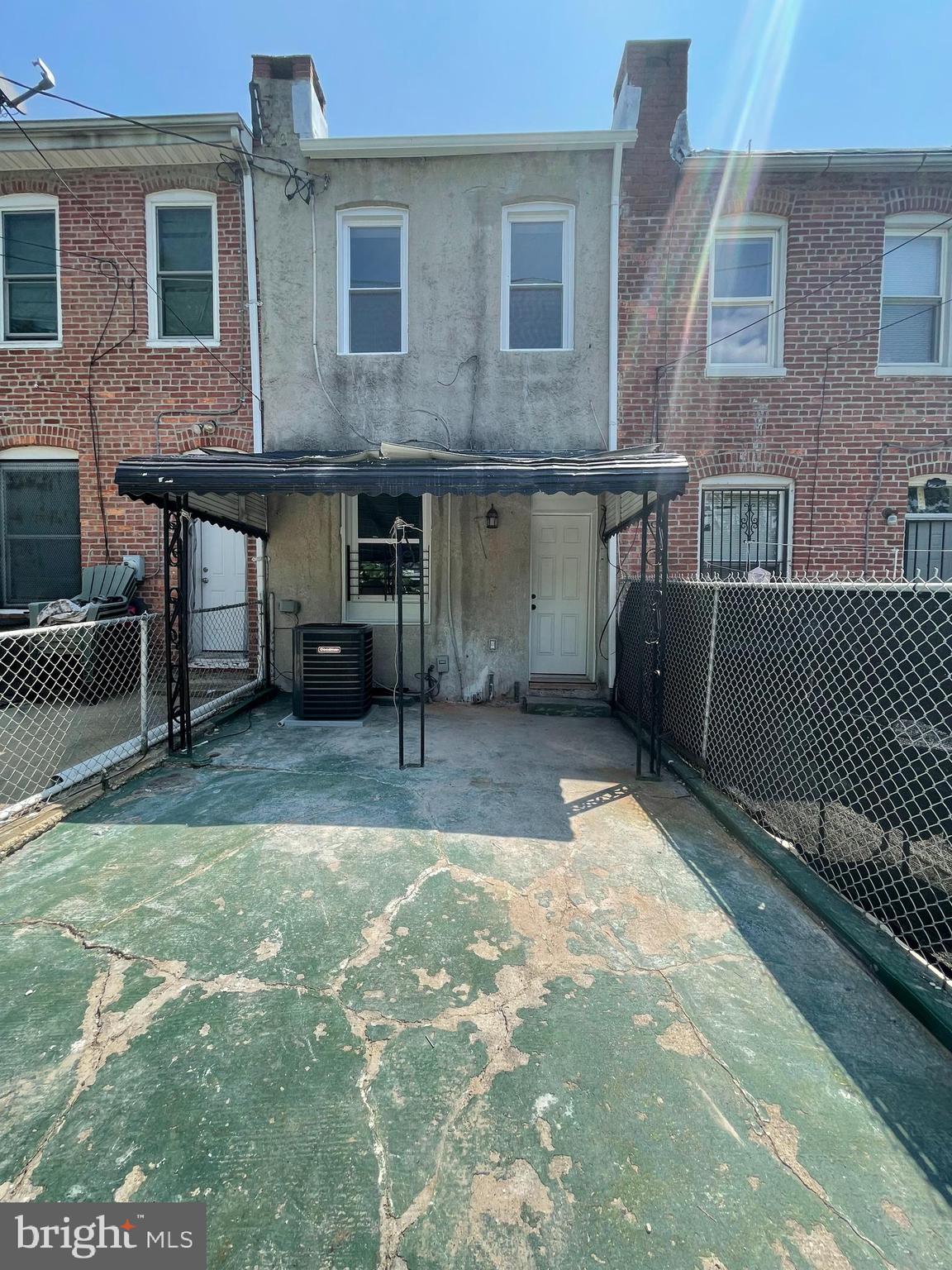 BROADWAY EAST - Residential Lease