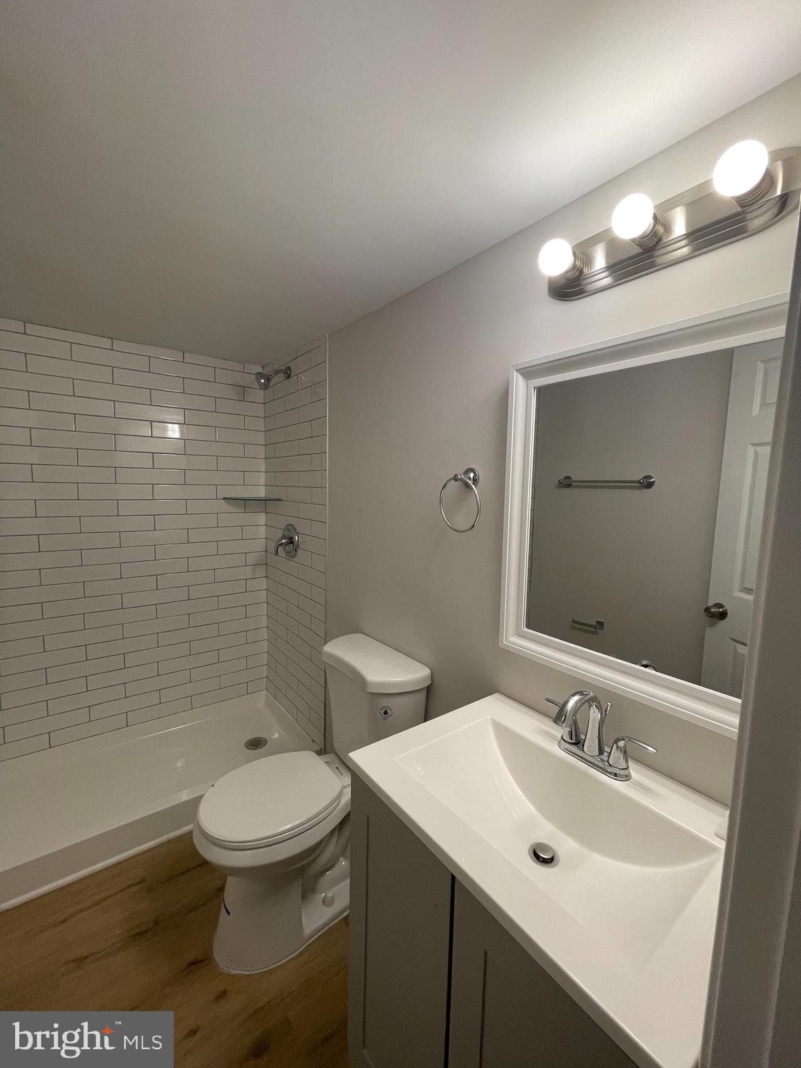 BROADWAY EAST - Residential Lease