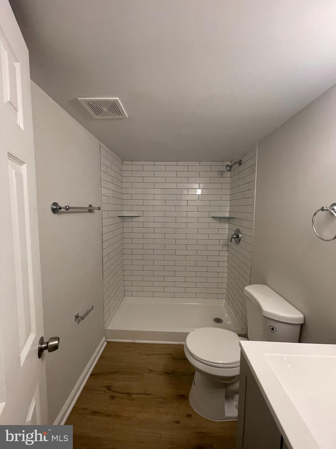 BROADWAY EAST - Residential Lease