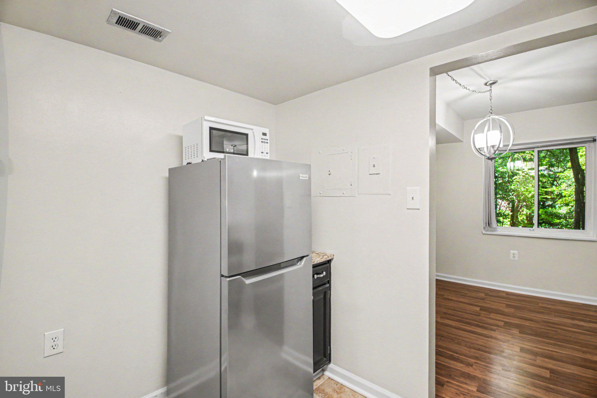 NORTHGATE SQUARE - Residential