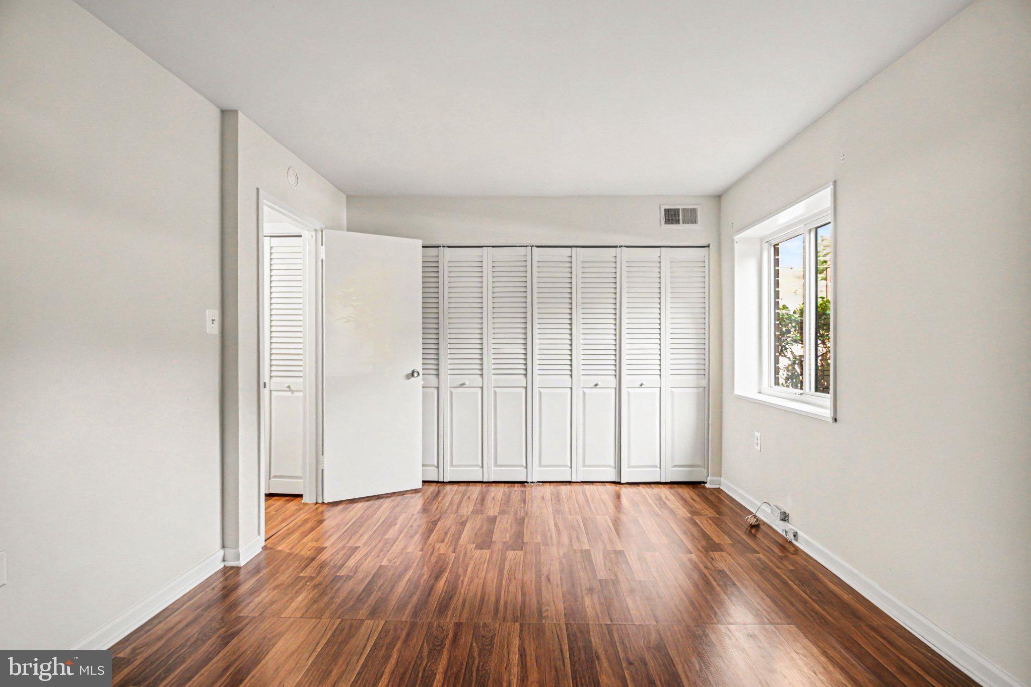 NORTHGATE SQUARE - Residential