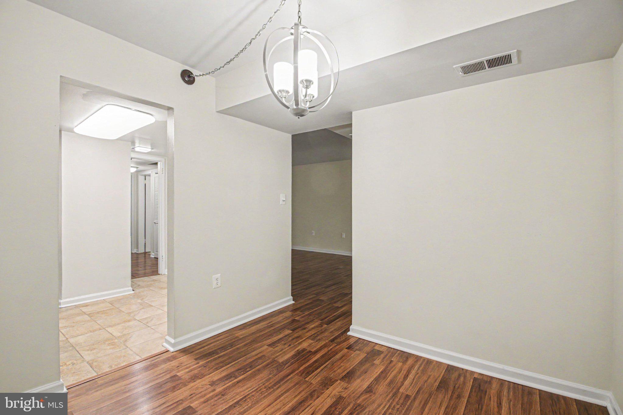 NORTHGATE SQUARE - Residential