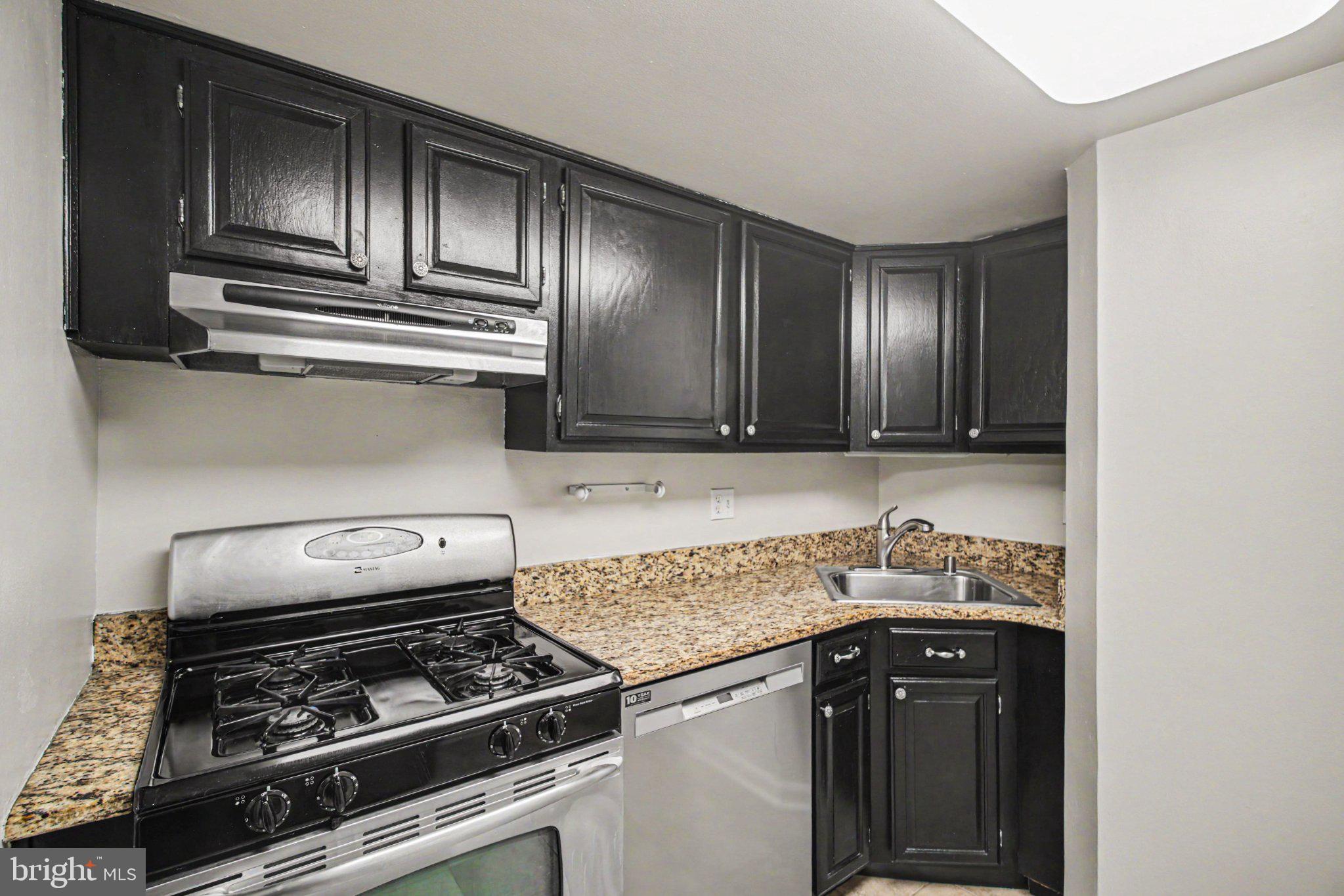 NORTHGATE SQUARE - Residential