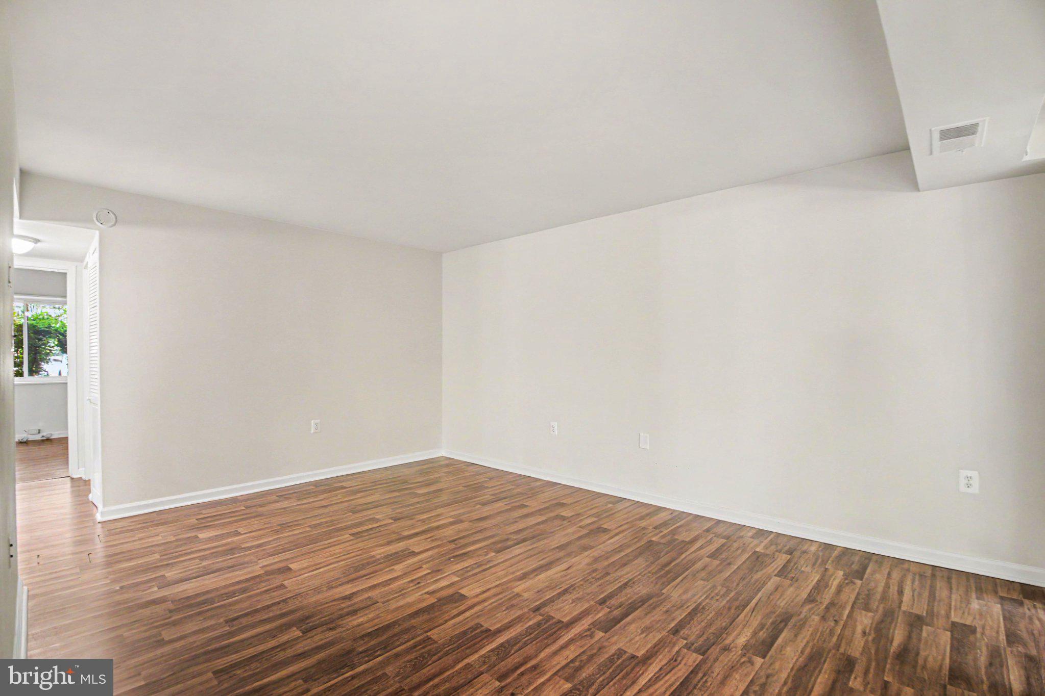 NORTHGATE SQUARE - Residential