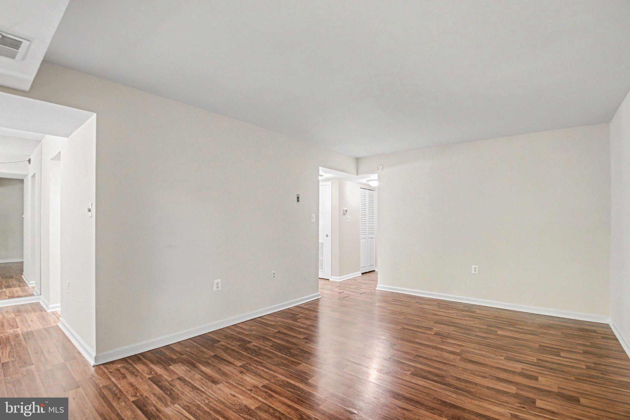 NORTHGATE SQUARE - Residential