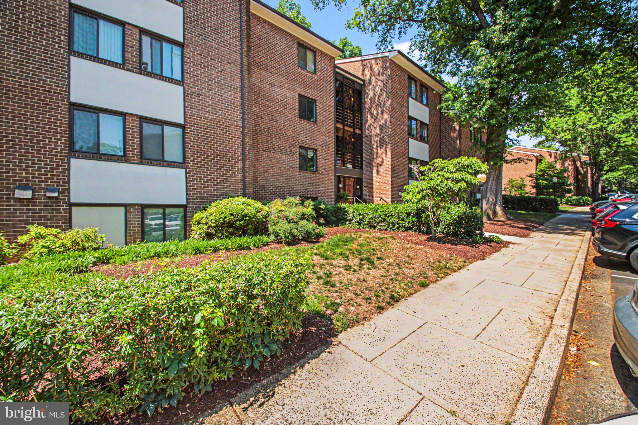 NORTHGATE SQUARE - Residential