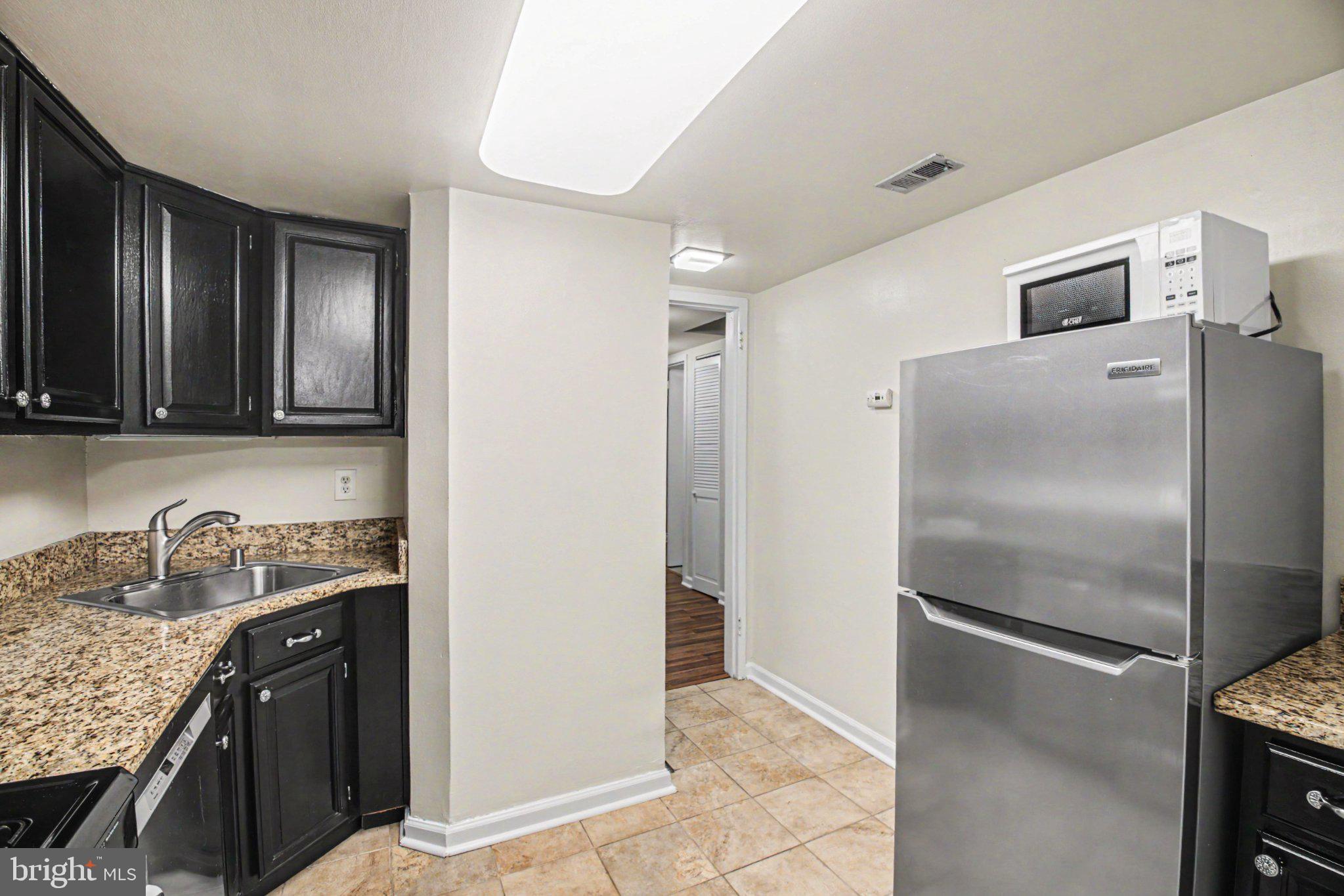 NORTHGATE SQUARE - Residential