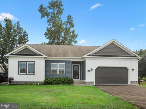 Homes For Sale - 18362 Pin Oak Street<br/> ELLENDALE, DE 19941