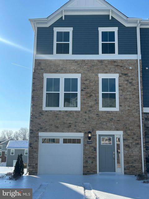 10996 BARNARD PLACE WHITE PLAINS MD 20695