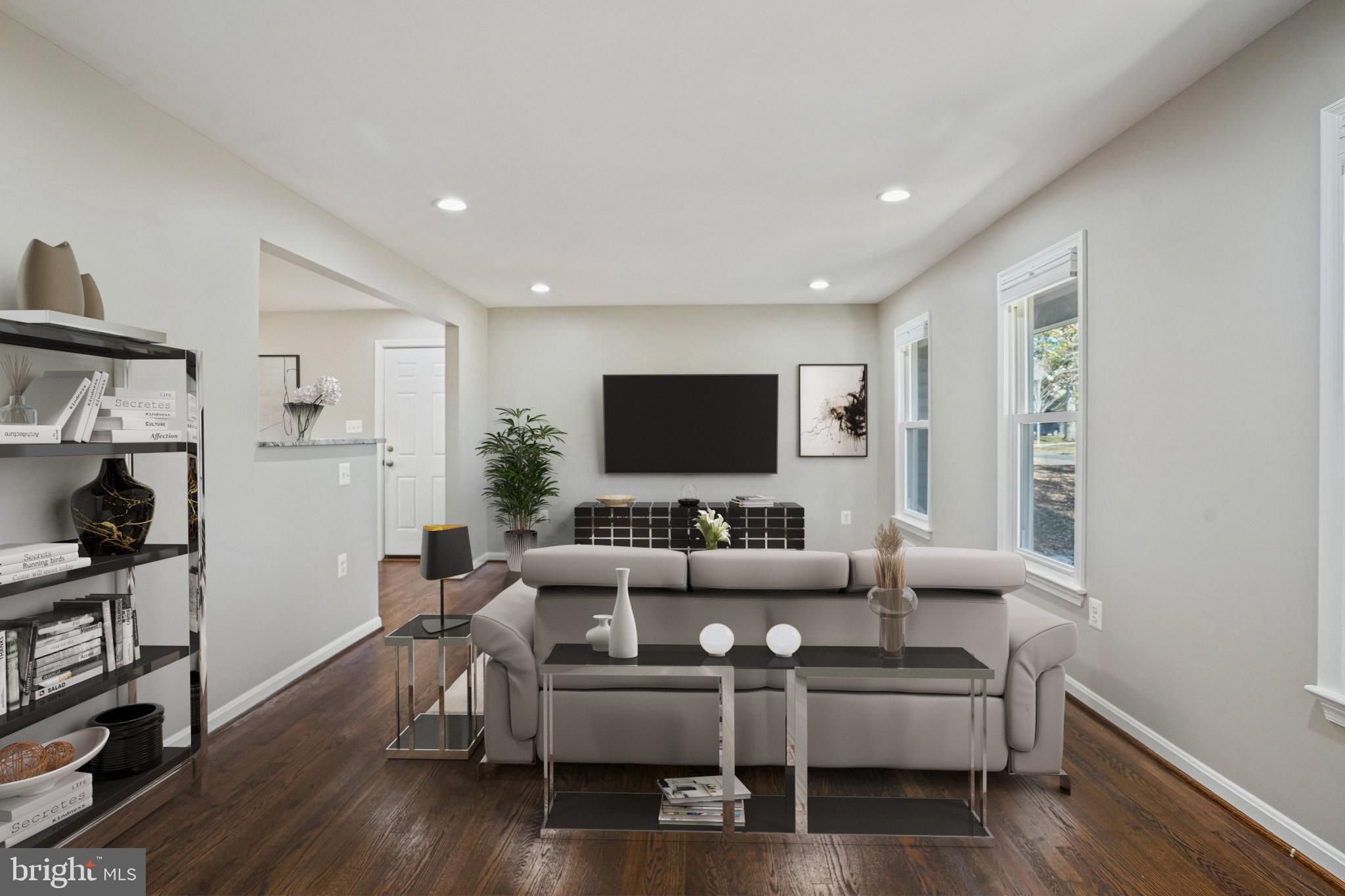 COLLEGE GARDENS - Residential Lease