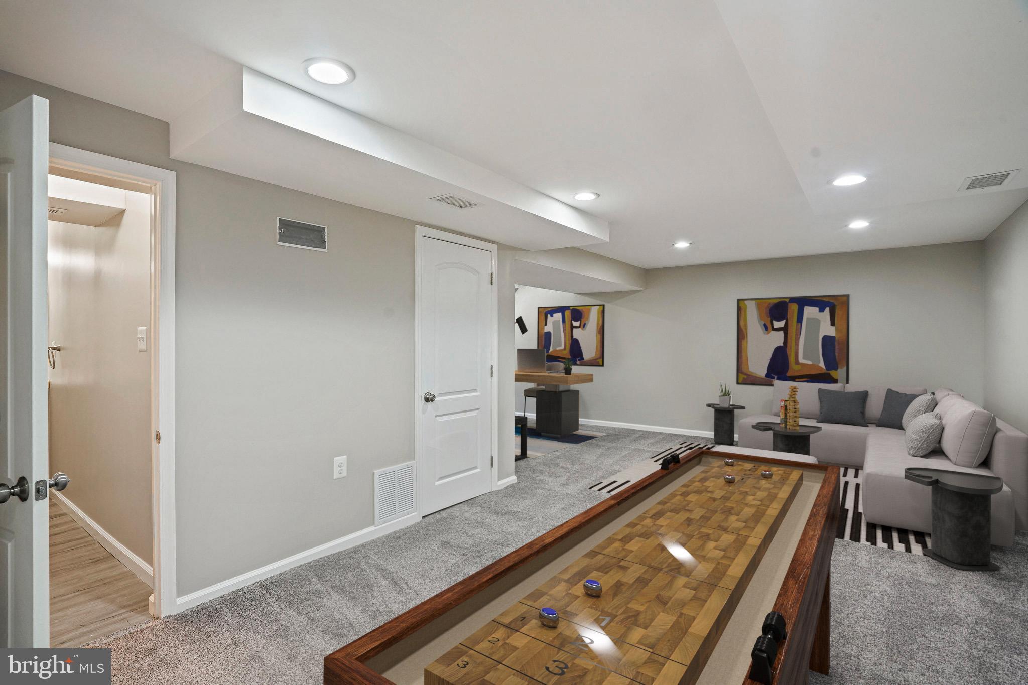 COLLEGE GARDENS - Residential Lease