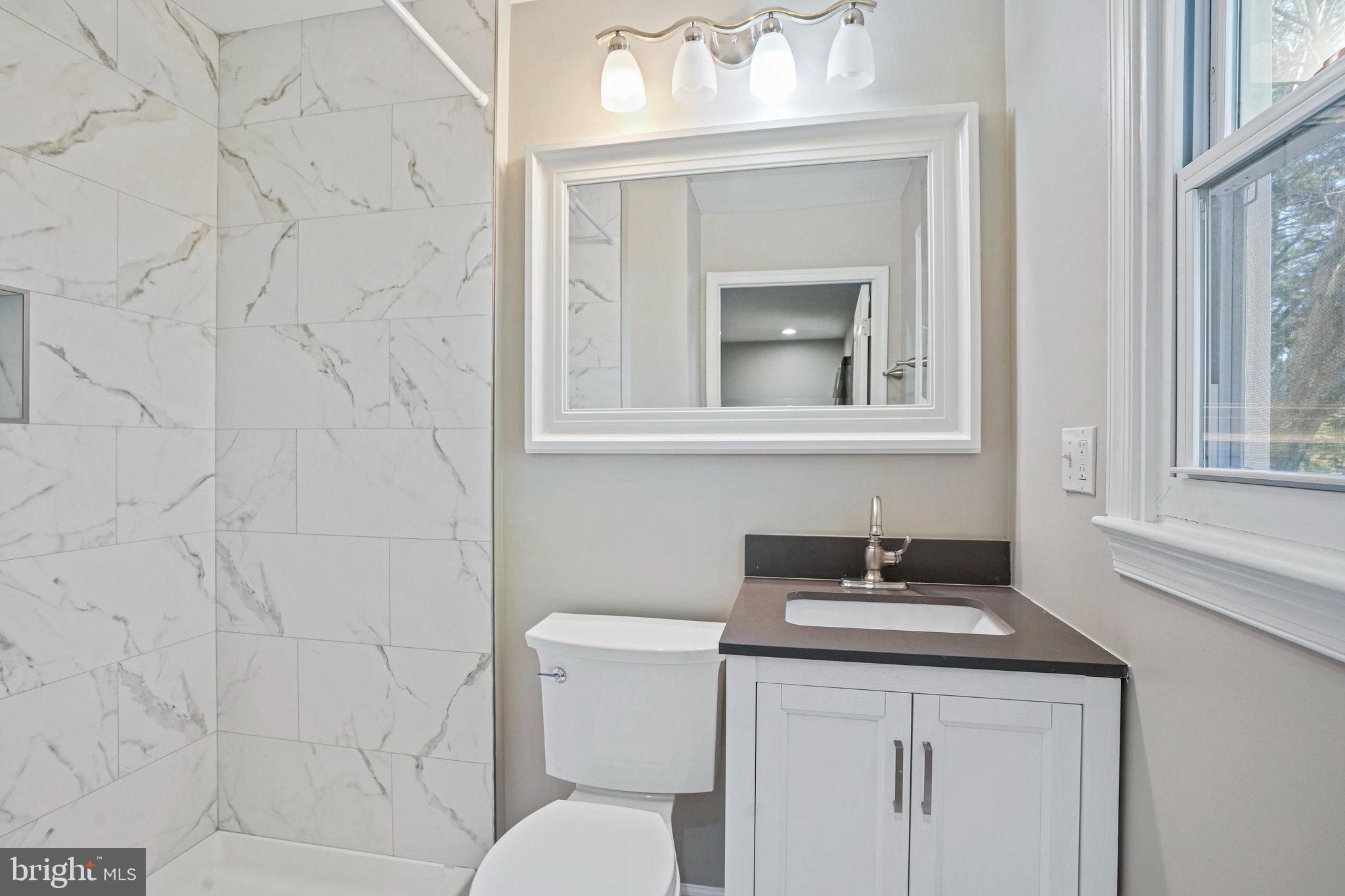 COLLEGE GARDENS - Residential Lease