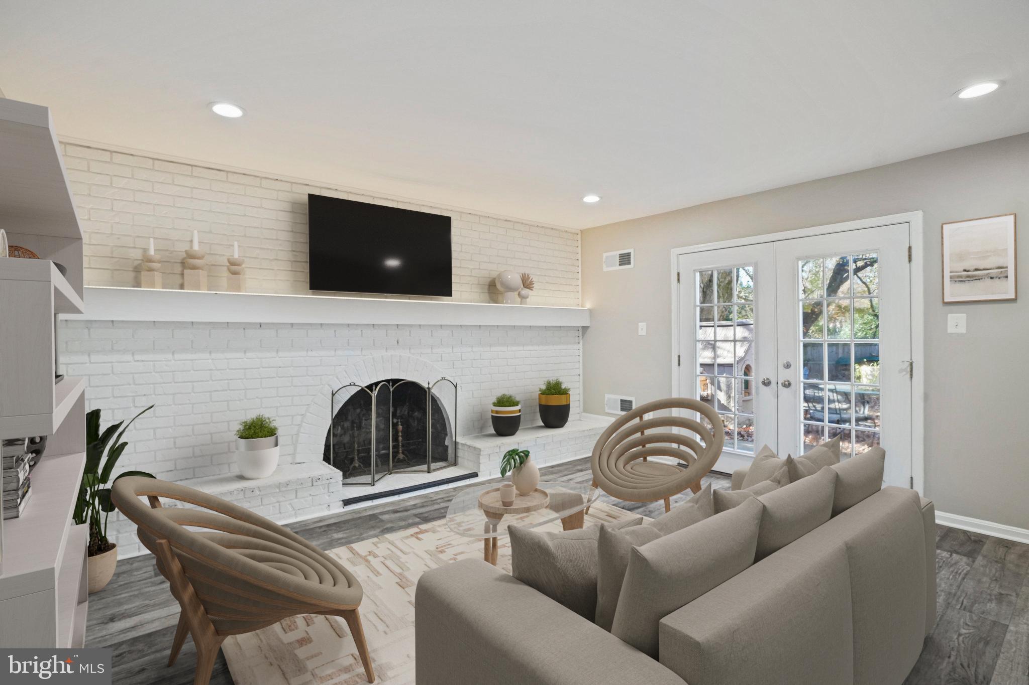 COLLEGE GARDENS - Residential Lease