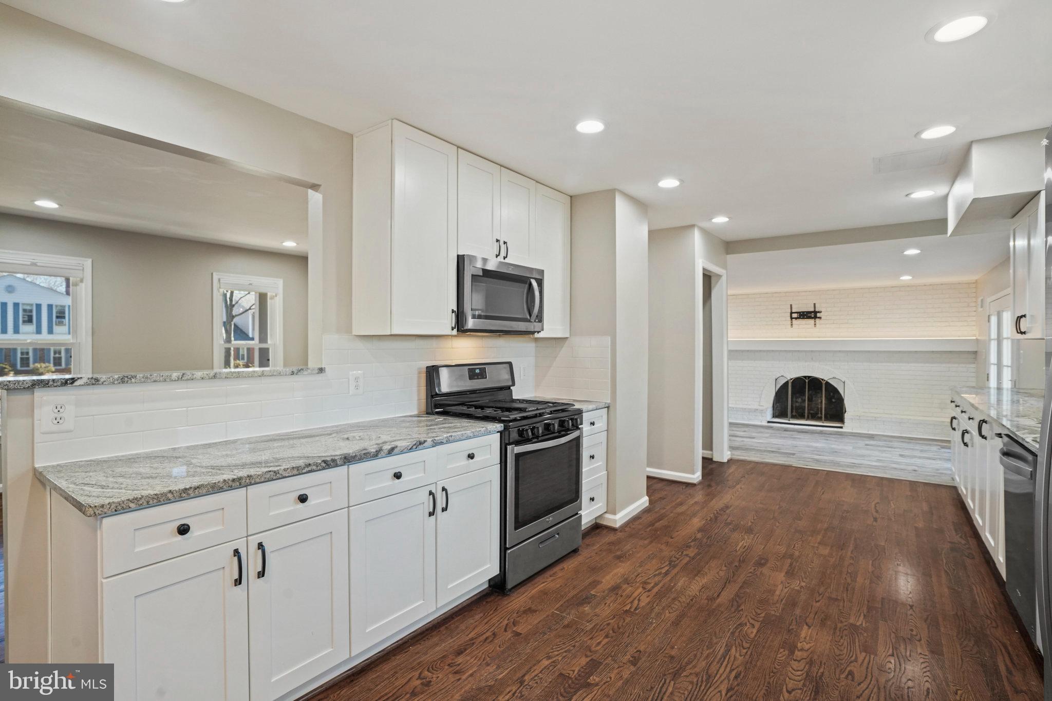 COLLEGE GARDENS - Residential Lease