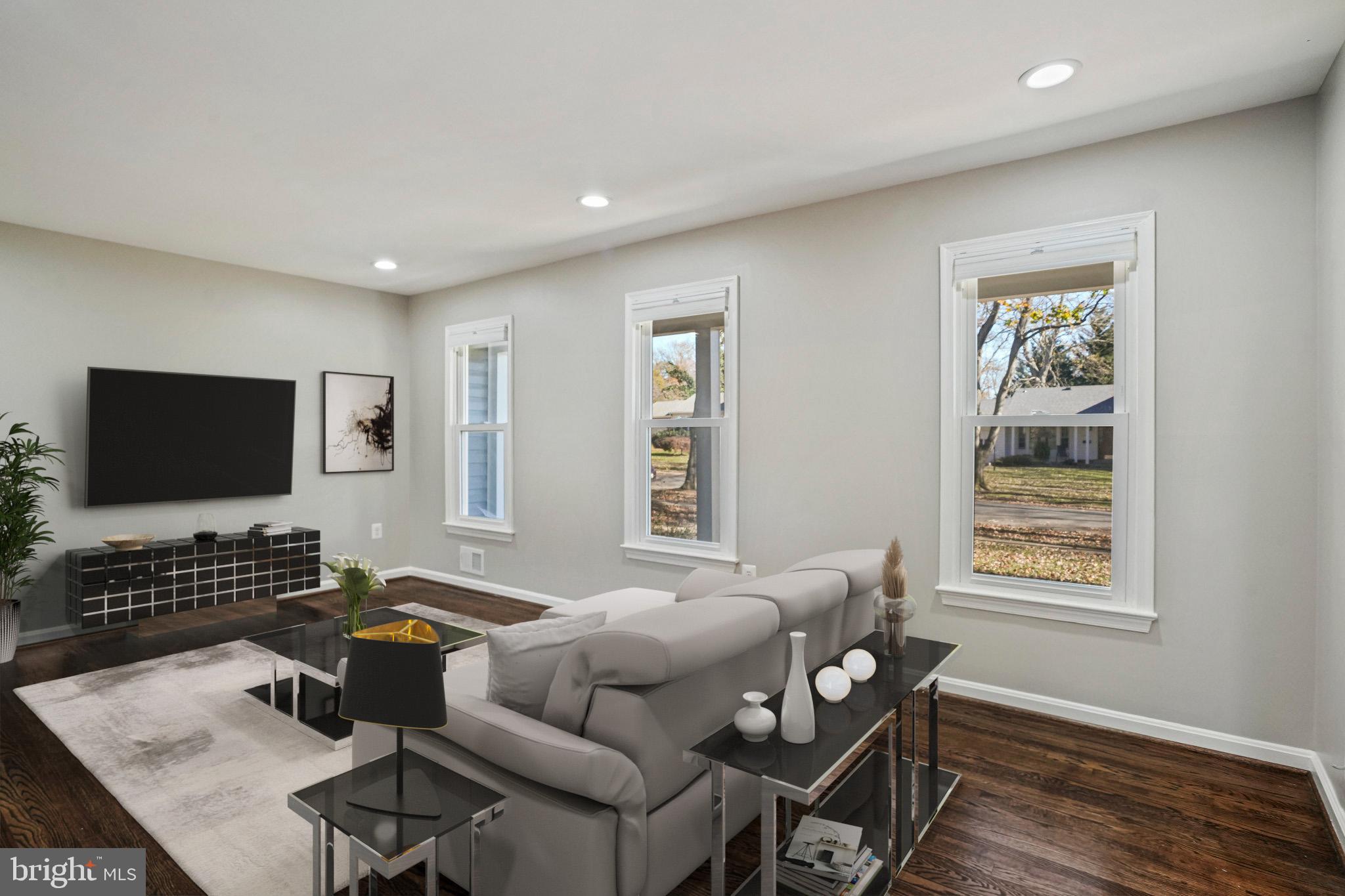 COLLEGE GARDENS - Residential Lease