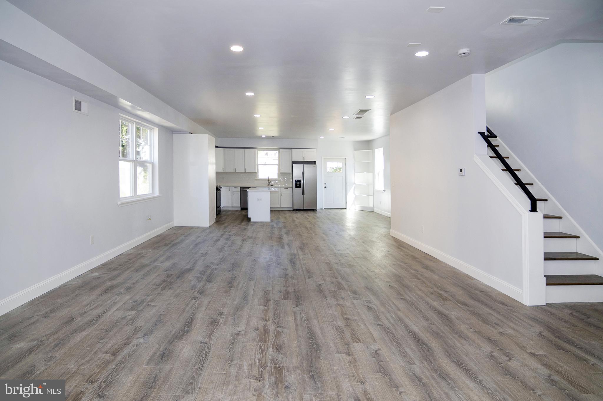 215 BILLINGSPORT ROAD
