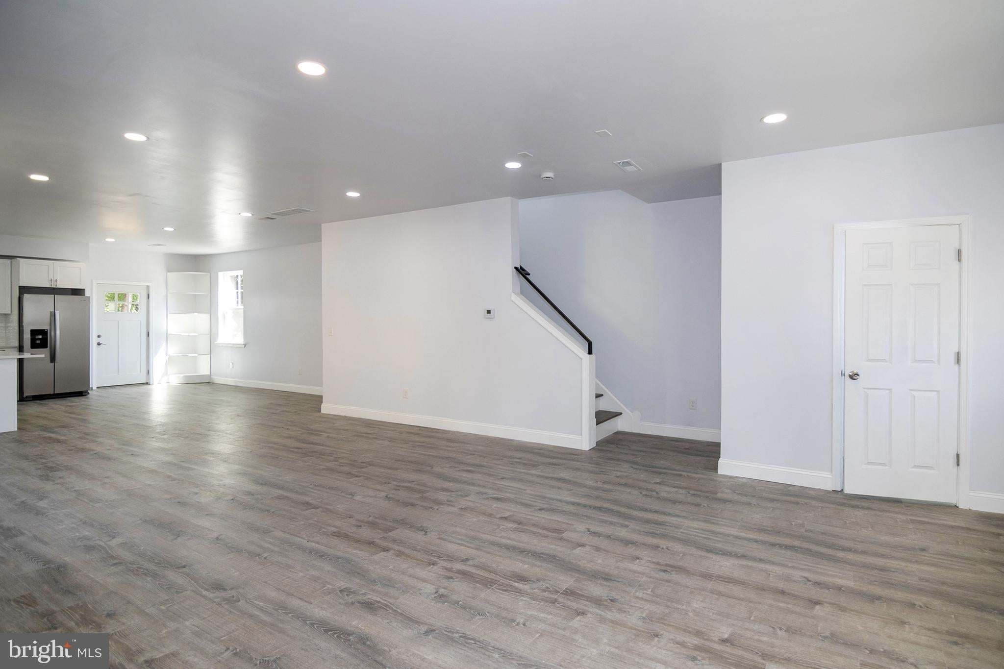 215 BILLINGSPORT ROAD