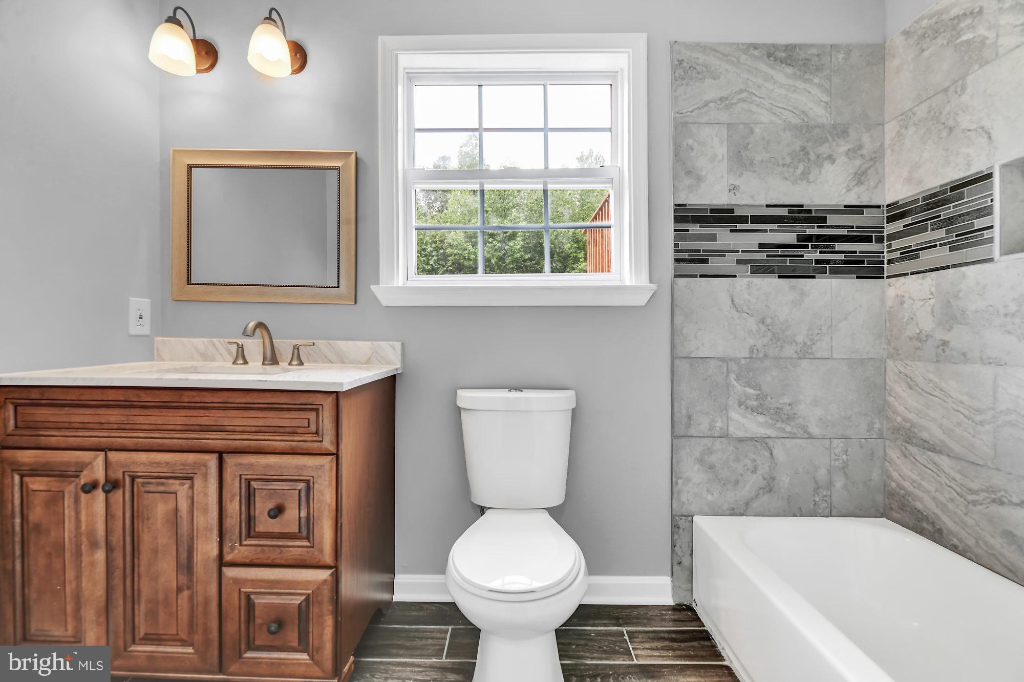 MIDDLE RIVER - Residential