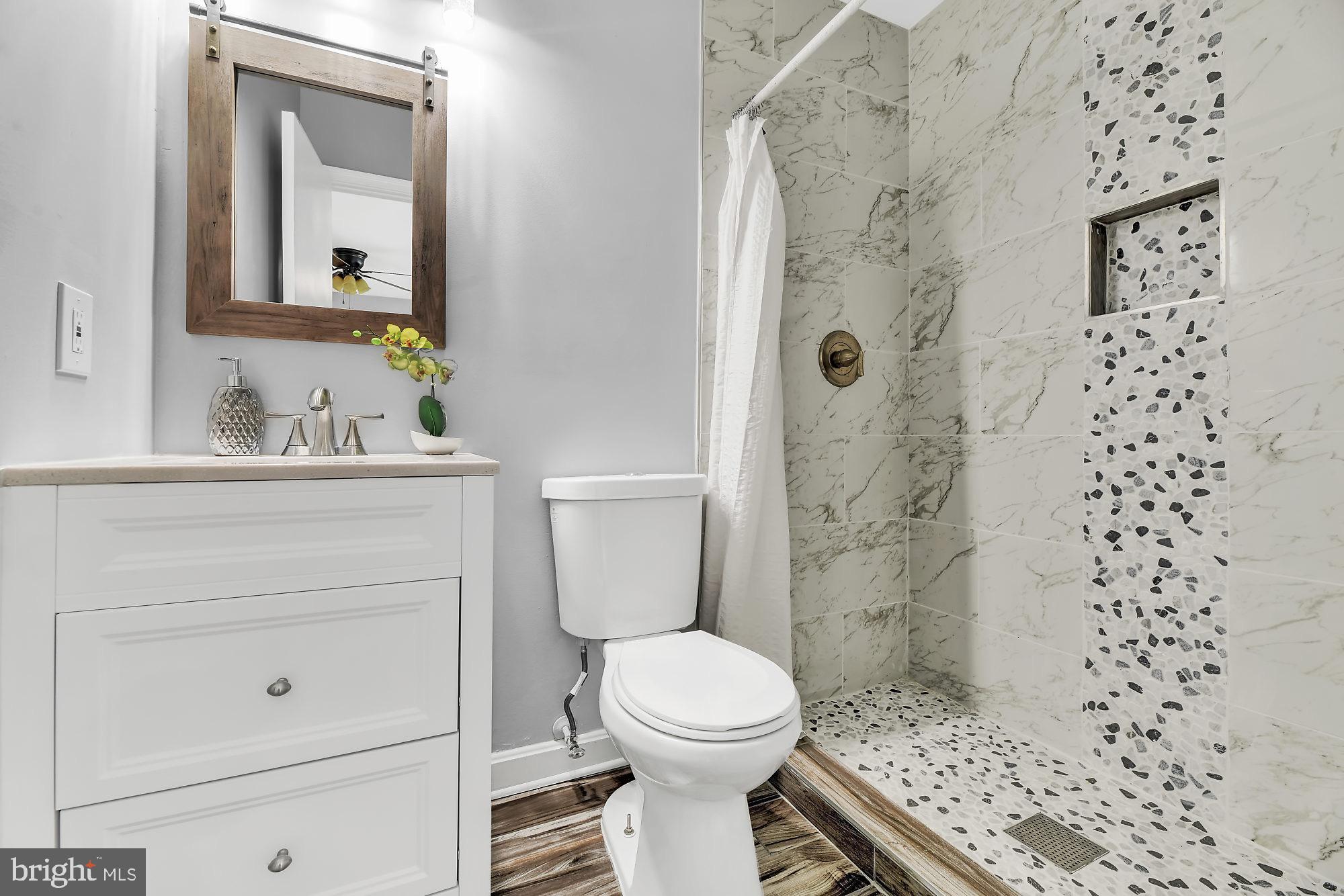 MIDDLE RIVER - Residential