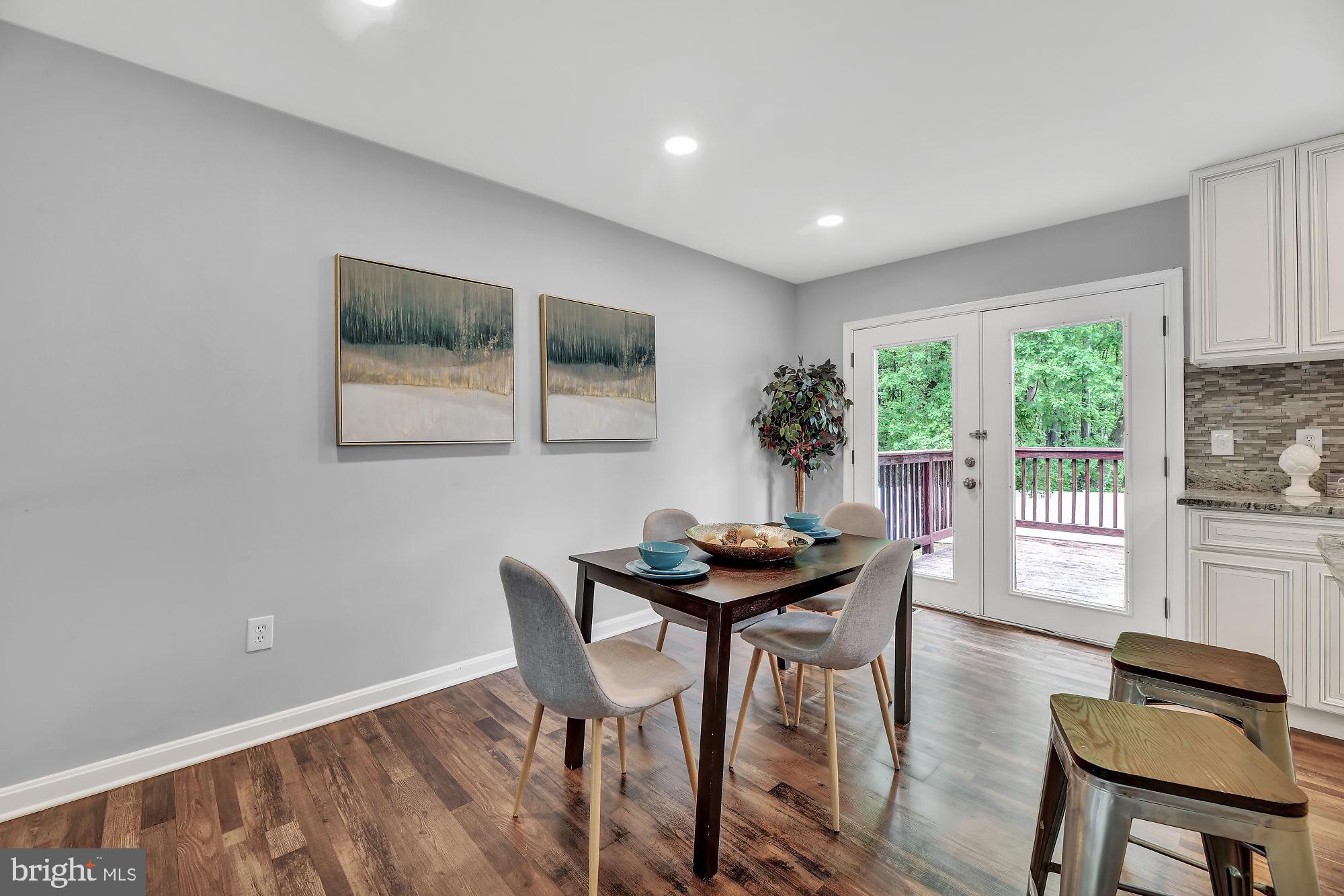 MIDDLE RIVER - Residential