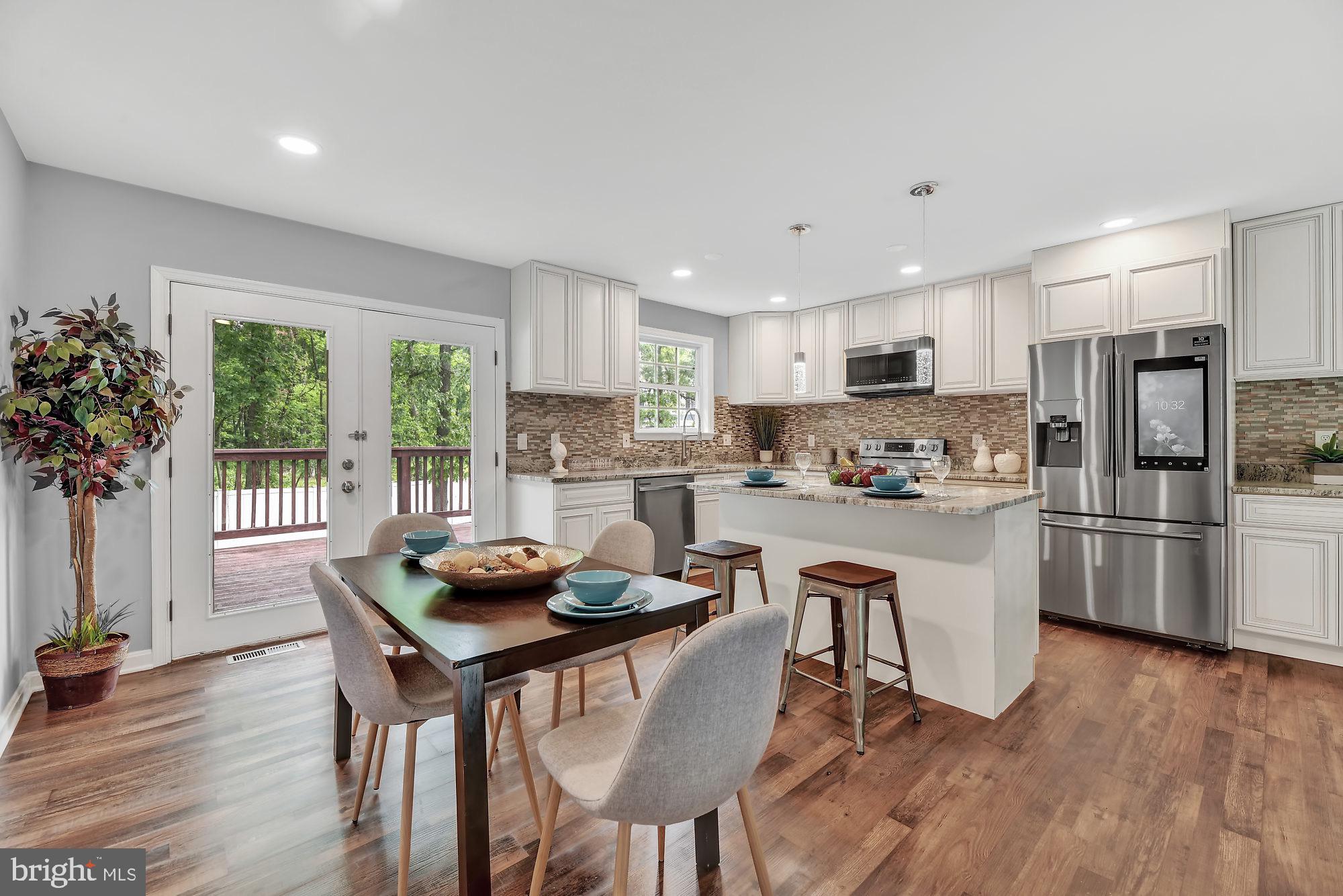 MIDDLE RIVER - Residential