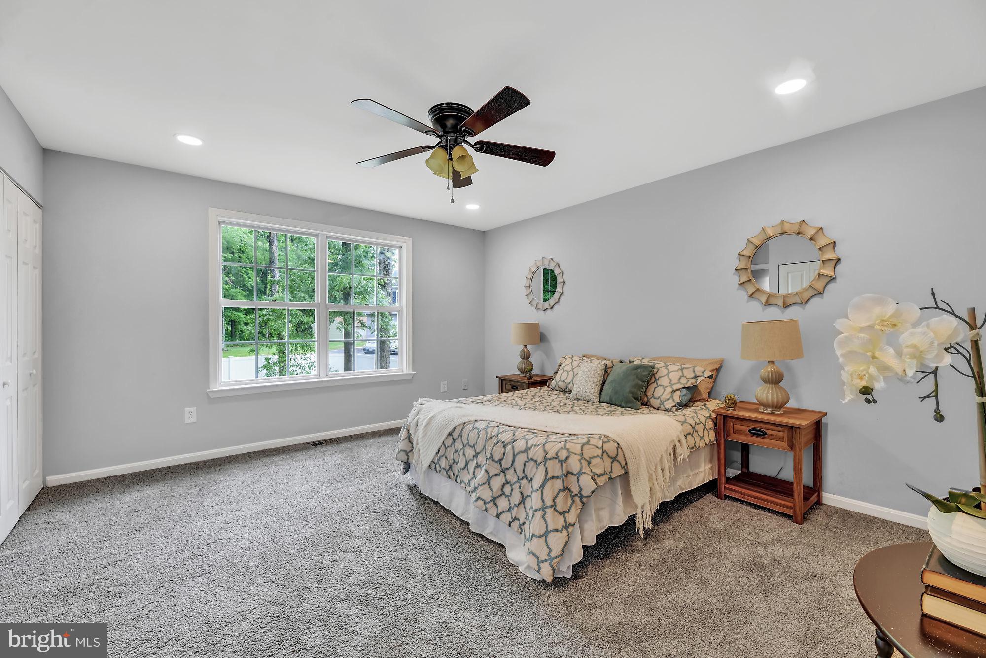 MIDDLE RIVER - Residential