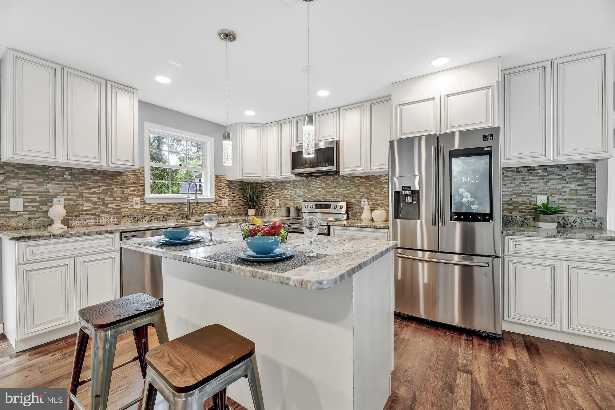 MIDDLE RIVER - Residential