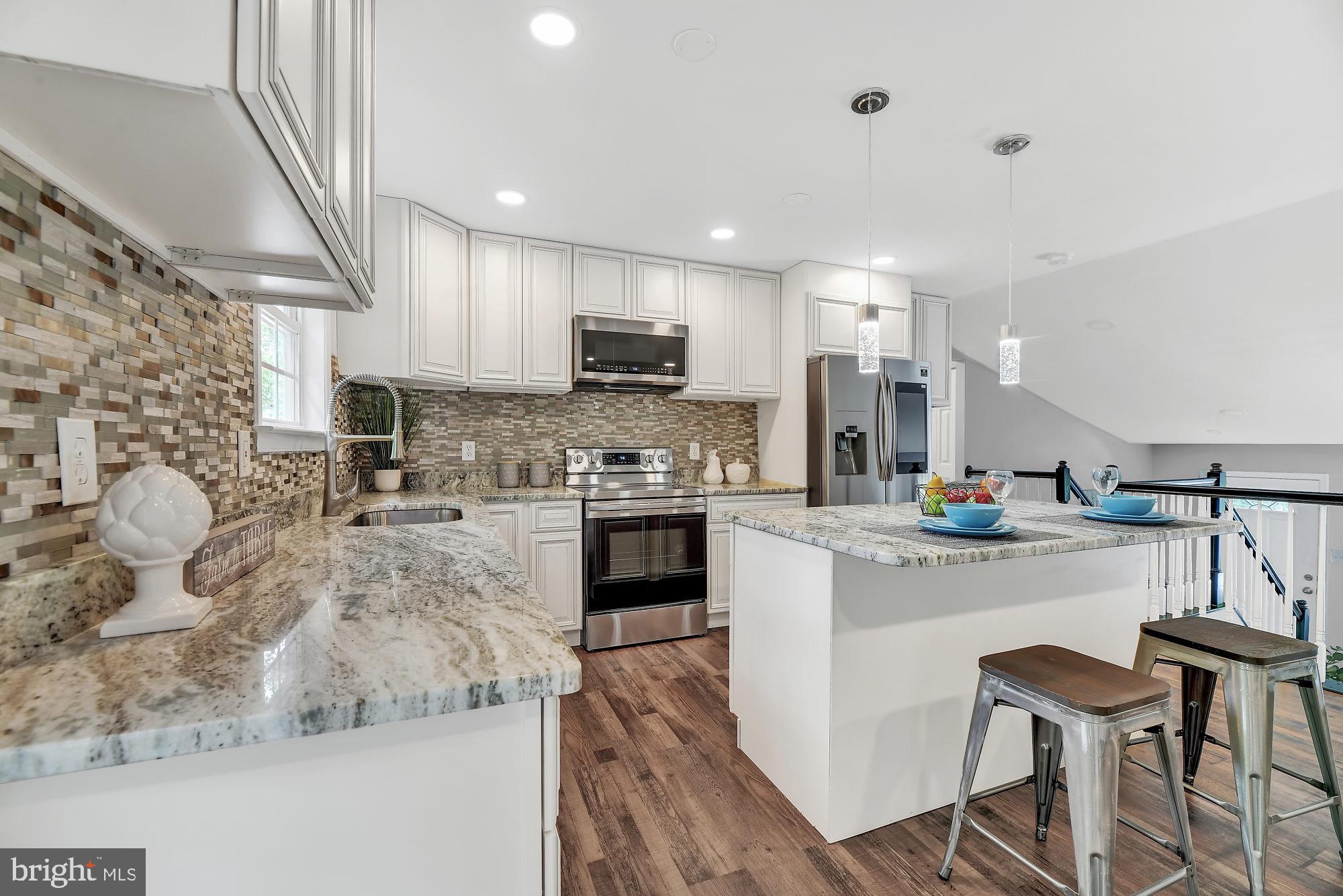 MIDDLE RIVER - Residential