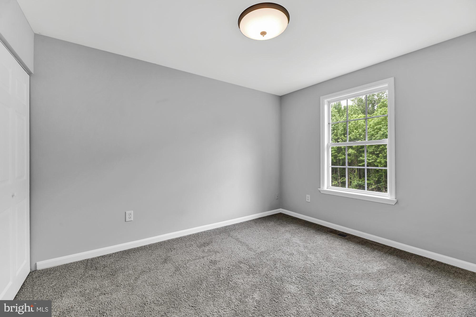 MIDDLE RIVER - Residential