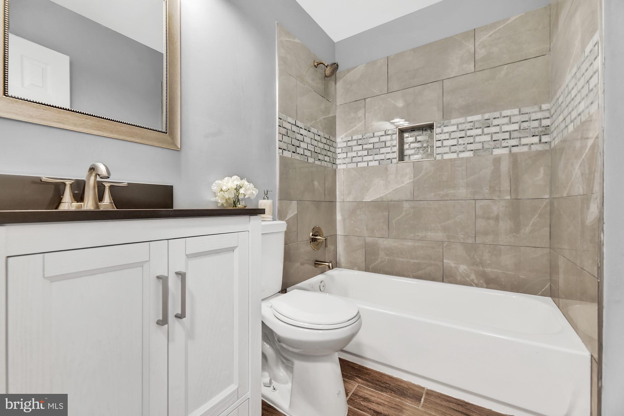 MIDDLE RIVER - Residential