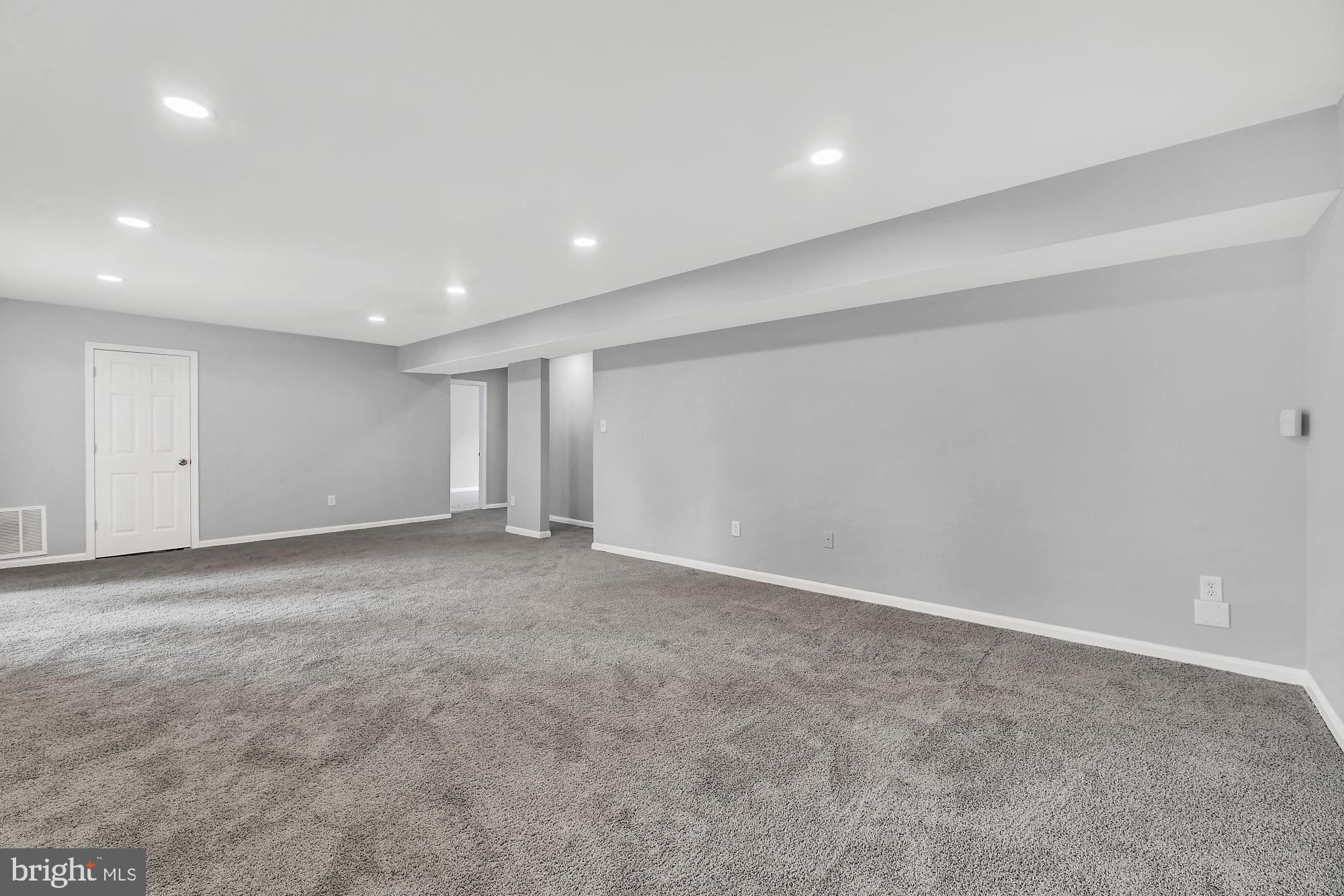 MIDDLE RIVER - Residential