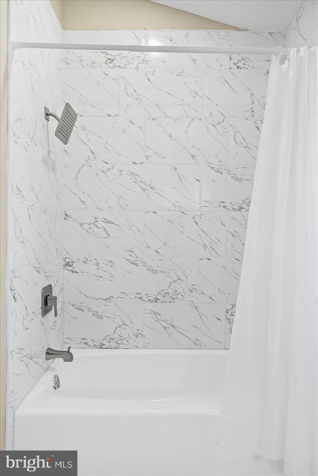 LAURAVILLE HISTORIC DISTRICT - Residential