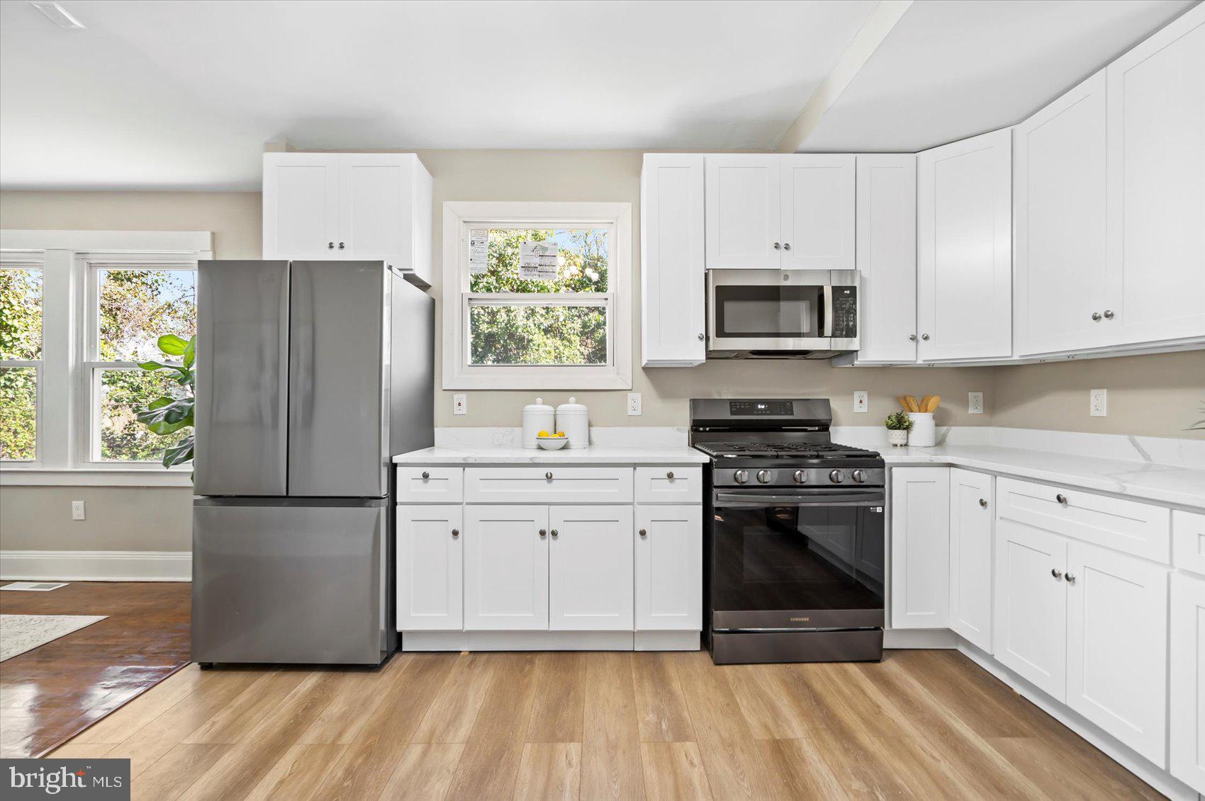 LAURAVILLE HISTORIC DISTRICT - Residential