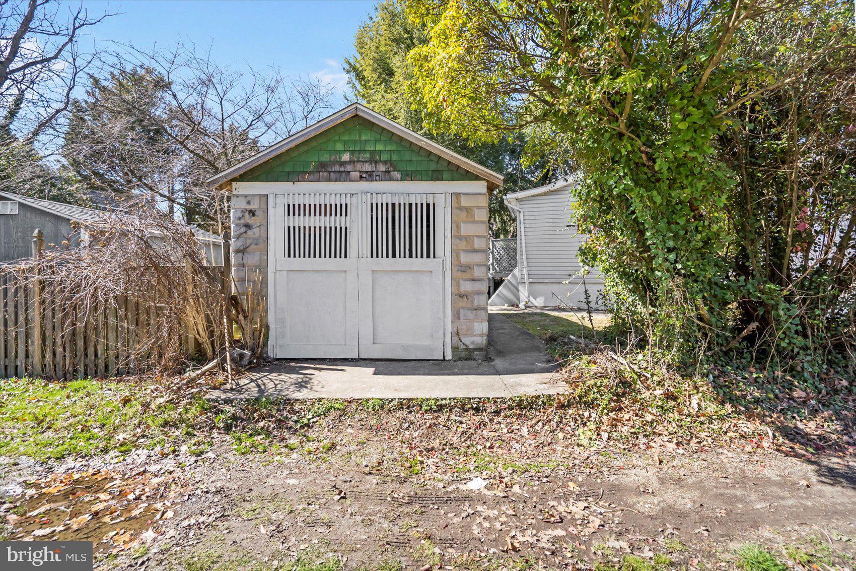 LAURAVILLE HISTORIC DISTRICT - Residential