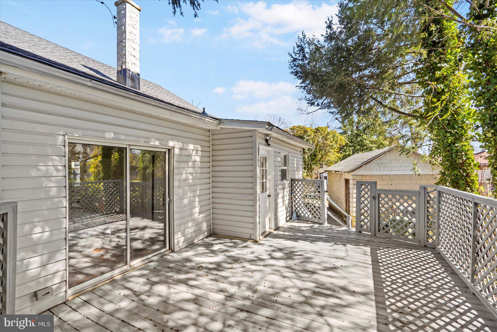 LAURAVILLE HISTORIC DISTRICT - Residential