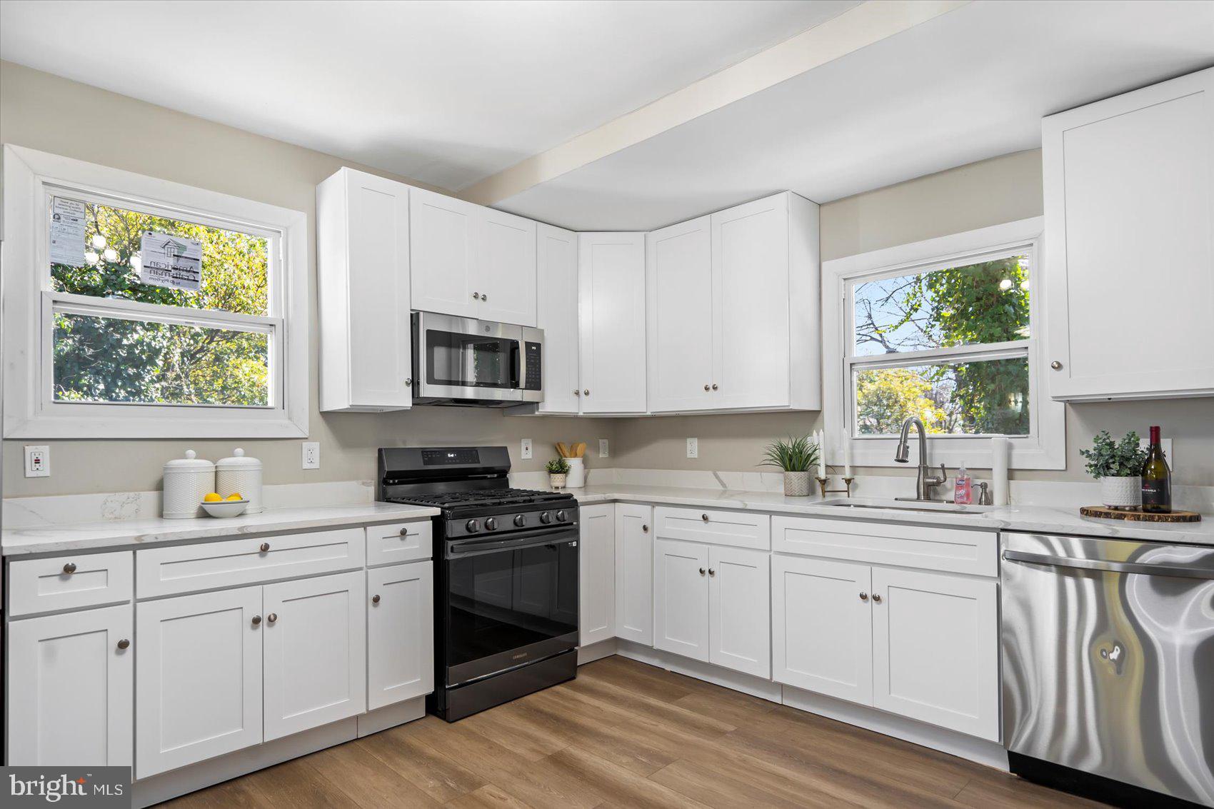 LAURAVILLE HISTORIC DISTRICT - Residential