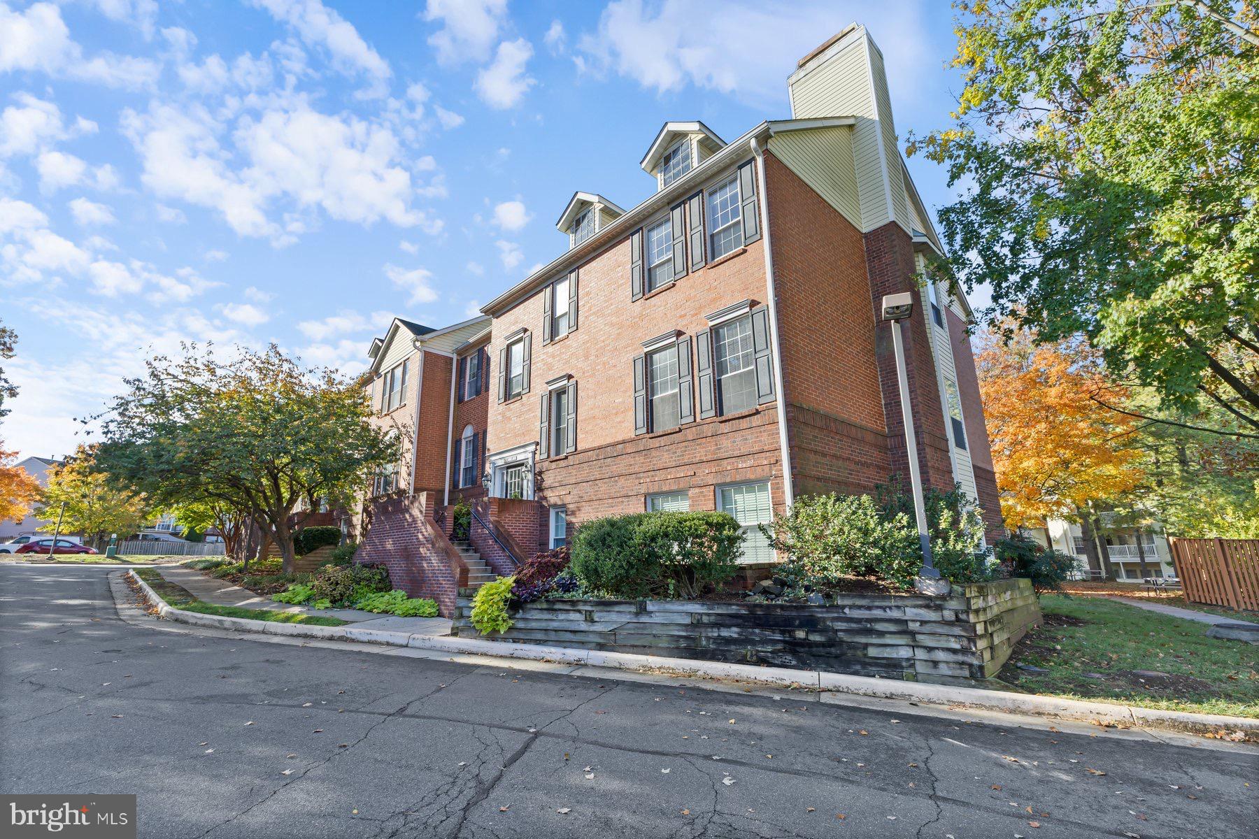 678 GATEWAY DRIVE SE 911