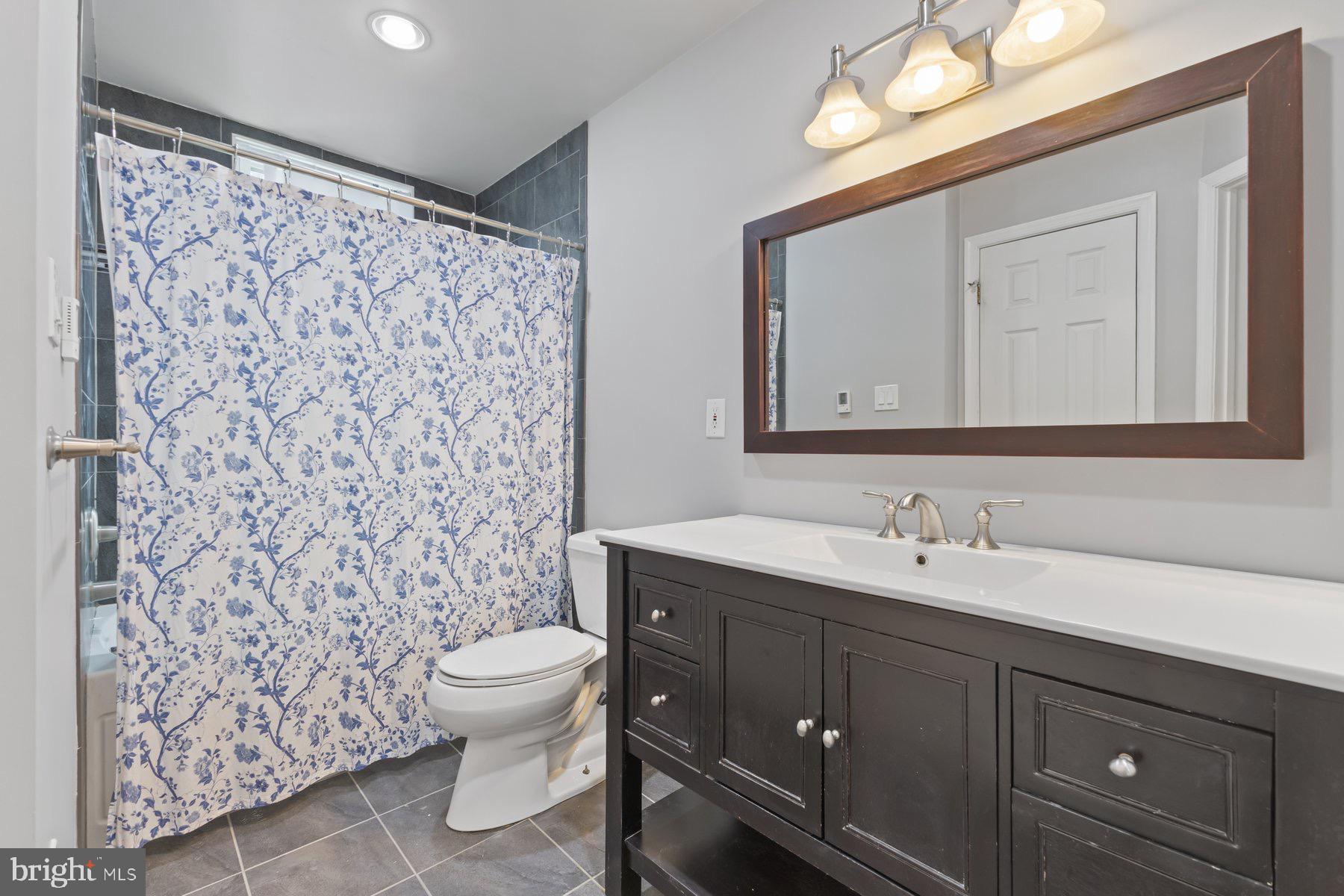 BROOKMEADE CONDO - Residential Lease