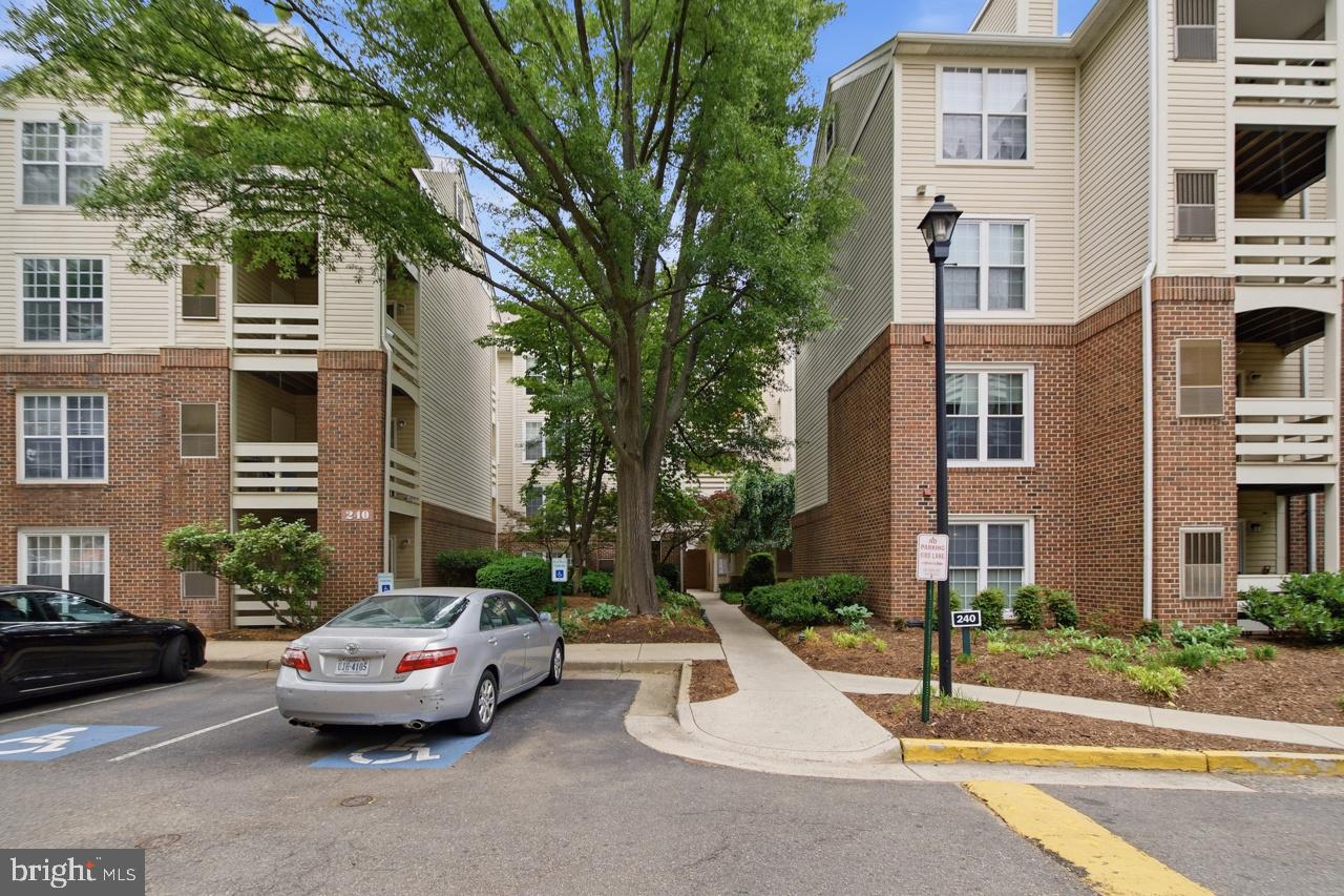 240 S REYNOLDS STREET 212